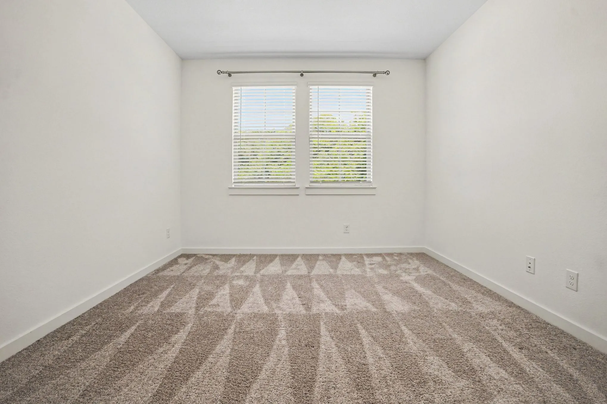 Single Family Residence For Sale in Tarrant County , 204 Venice Avenue, Flower Mound, Texas 75028, 2 Bedroom, 3 Bathroom, 2 Garage spaces, 1,720 Sqft, built in 2023, mls#21394881, Real Estate Agent in Flower Mound, Homes For Sale in Tarrant county, Homes For Sale in Flower Mound, Realtor in Flower Mound Texas, Real Estate Brokerage Independent Realty Texas, Luminita Cordes Realtor