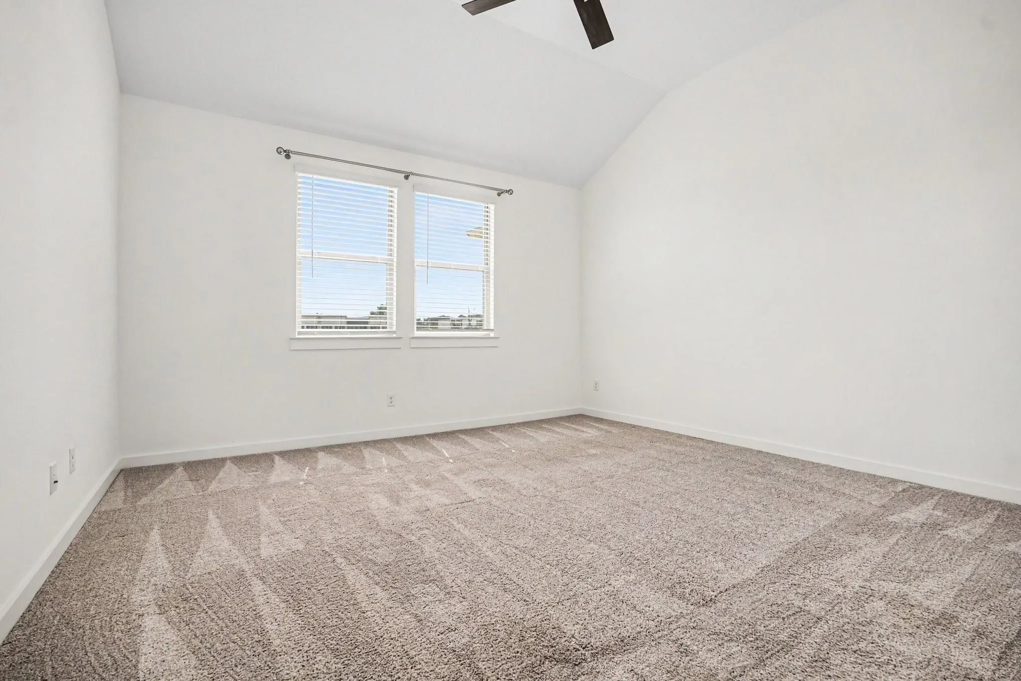 Single Family Residence For Sale in Tarrant County , 204 Venice Avenue, Flower Mound, Texas 75028, 2 Bedroom, 3 Bathroom, 2 Garage spaces, 1,720 Sqft, built in 2023, mls#21394881, Real Estate Agent in Flower Mound, Homes For Sale in Tarrant county, Homes For Sale in Flower Mound, Realtor in Flower Mound Texas, Real Estate Brokerage Independent Realty Texas, Luminita Cordes Realtor