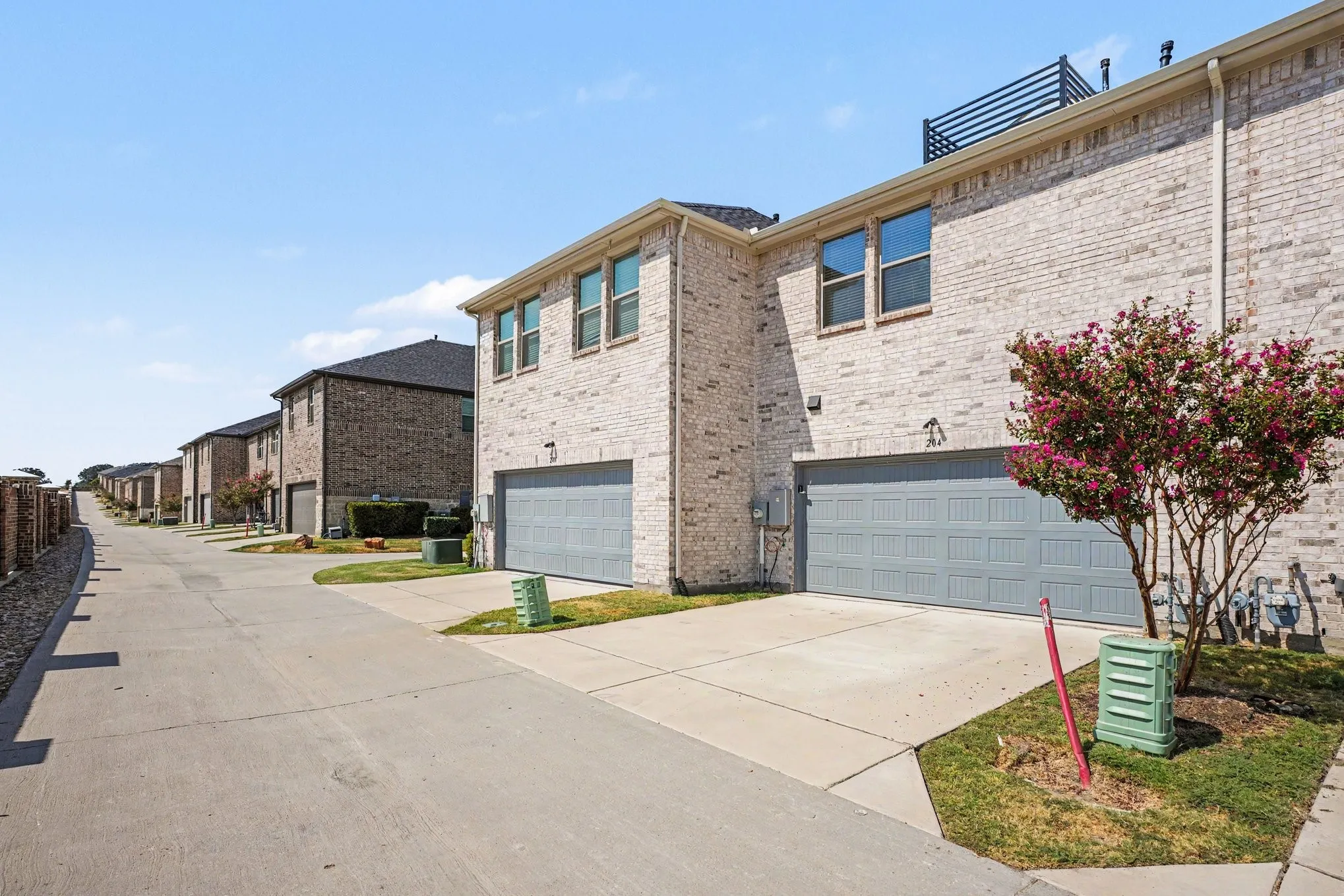 Single Family Residence For Sale in Tarrant County , 204 Venice Avenue, Flower Mound, Texas 75028, 2 Bedroom, 3 Bathroom, 2 Garage spaces, 1,720 Sqft, built in 2023, mls#21394881, Real Estate Agent in Flower Mound, Homes For Sale in Tarrant county, Homes For Sale in Flower Mound, Realtor in Flower Mound Texas, Real Estate Brokerage Independent Realty Texas, Luminita Cordes Realtor