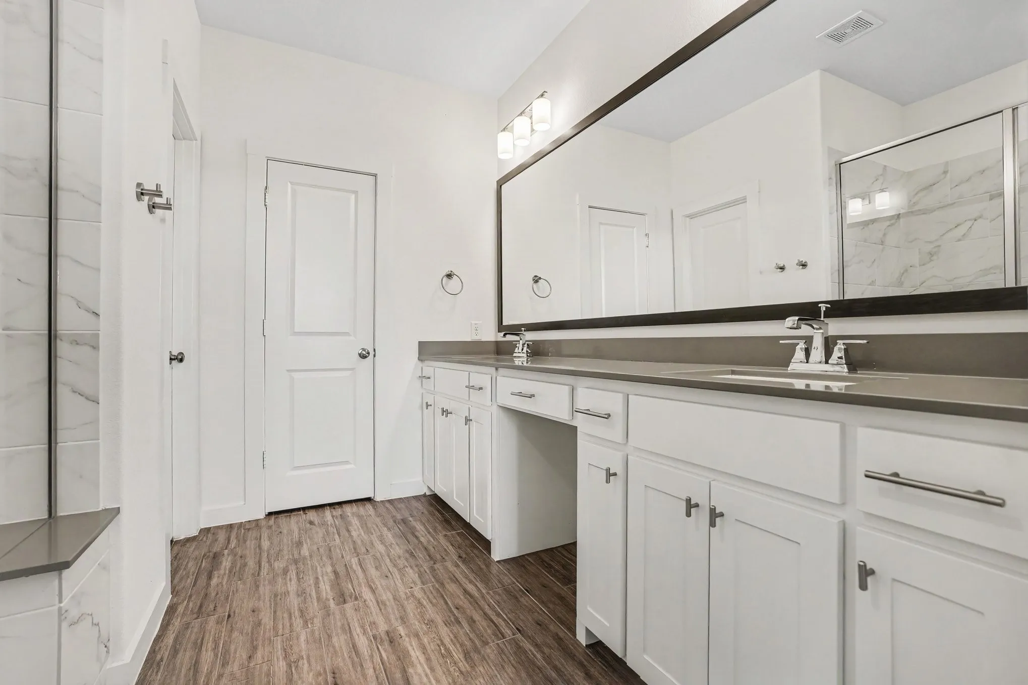 Single Family Residence For Sale in Tarrant County , 204 Venice Avenue, Flower Mound, Texas 75028, 2 Bedroom, 3 Bathroom, 2 Garage spaces, 1,720 Sqft, built in 2023, mls#21394881, Real Estate Agent in Flower Mound, Homes For Sale in Tarrant county, Homes For Sale in Flower Mound, Realtor in Flower Mound Texas, Real Estate Brokerage Independent Realty Texas, Luminita Cordes Realtor