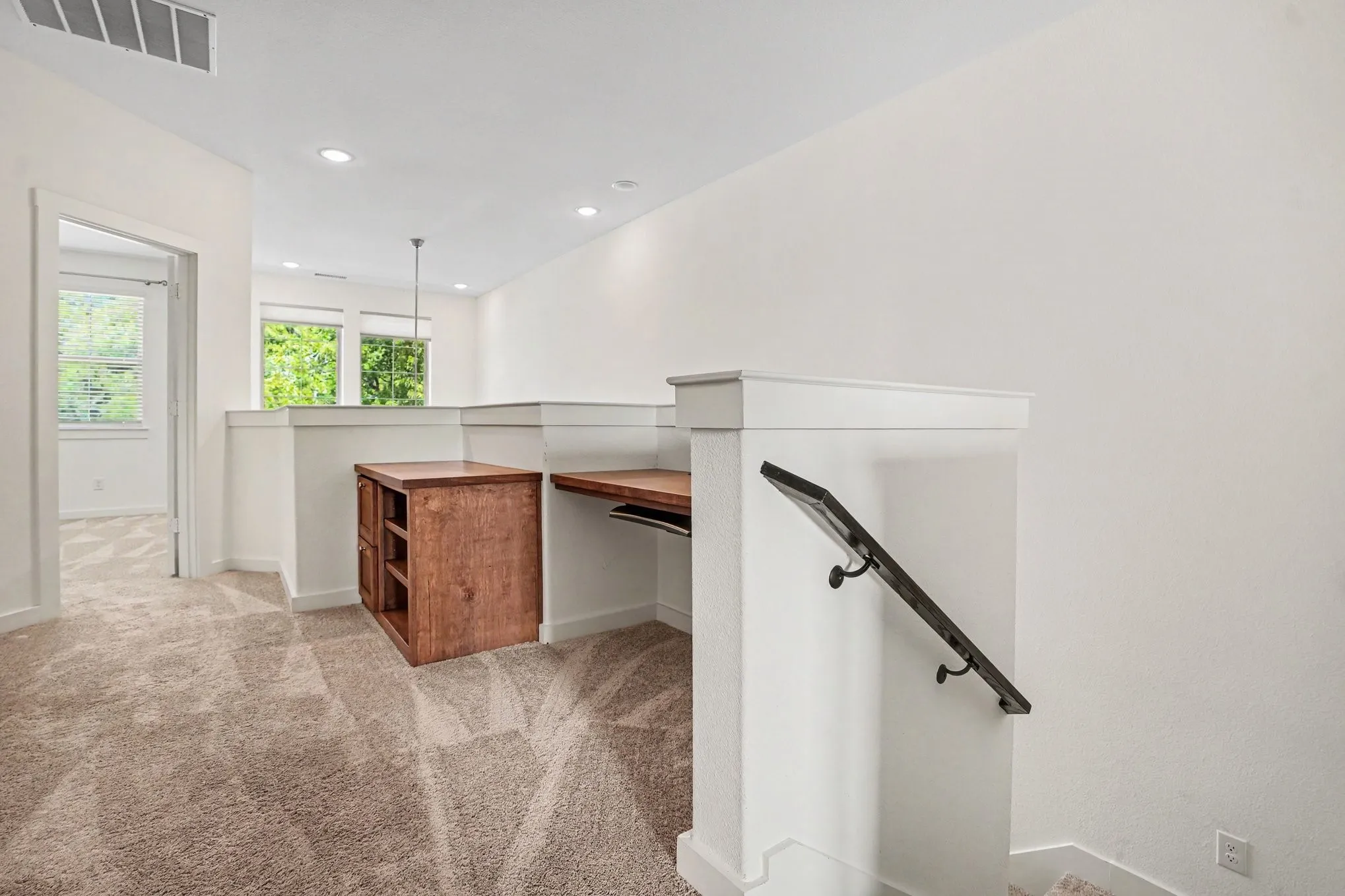 Single Family Residence For Sale in Tarrant County , 204 Venice Avenue, Flower Mound, Texas 75028, 2 Bedroom, 3 Bathroom, 2 Garage spaces, 1,720 Sqft, built in 2023, mls#21394881, Real Estate Agent in Flower Mound, Homes For Sale in Tarrant county, Homes For Sale in Flower Mound, Realtor in Flower Mound Texas, Real Estate Brokerage Independent Realty Texas, Luminita Cordes Realtor