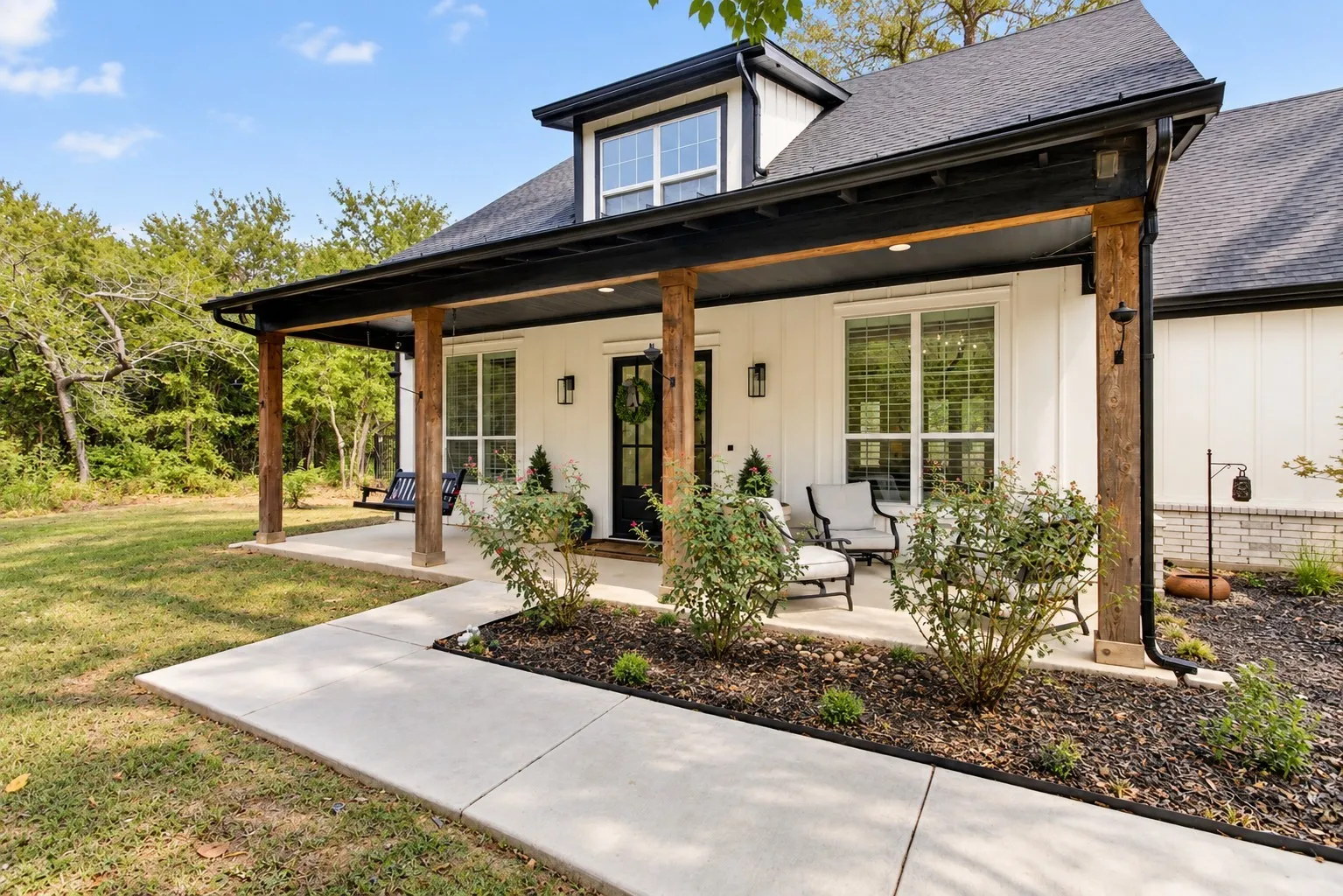 Single Family Residence For Sale in Johnson County , 4072 County Road 711d, Cleburne, Texas 76031, 5 Bedroom, 4 Bathroom, 2 Garage spaces, 3,431 Sqft, built in 2023, mls#21392059, Real Estate Agent in Cleburne, Homes For Sale in Johnson county, Homes For Sale in Cleburne, Realtor in Cleburne Texas, Real Estate Brokerage Independent Realty Texas, Luminita Cordes Realtor