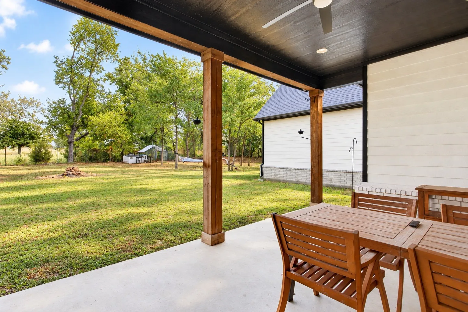 Single Family Residence For Sale in Johnson County , 4072 County Road 711d, Cleburne, Texas 76031, 5 Bedroom, 4 Bathroom, 2 Garage spaces, 3,431 Sqft, built in 2023, mls#21392059, Real Estate Agent in Cleburne, Homes For Sale in Johnson county, Homes For Sale in Cleburne, Realtor in Cleburne Texas, Real Estate Brokerage Independent Realty Texas, Luminita Cordes Realtor