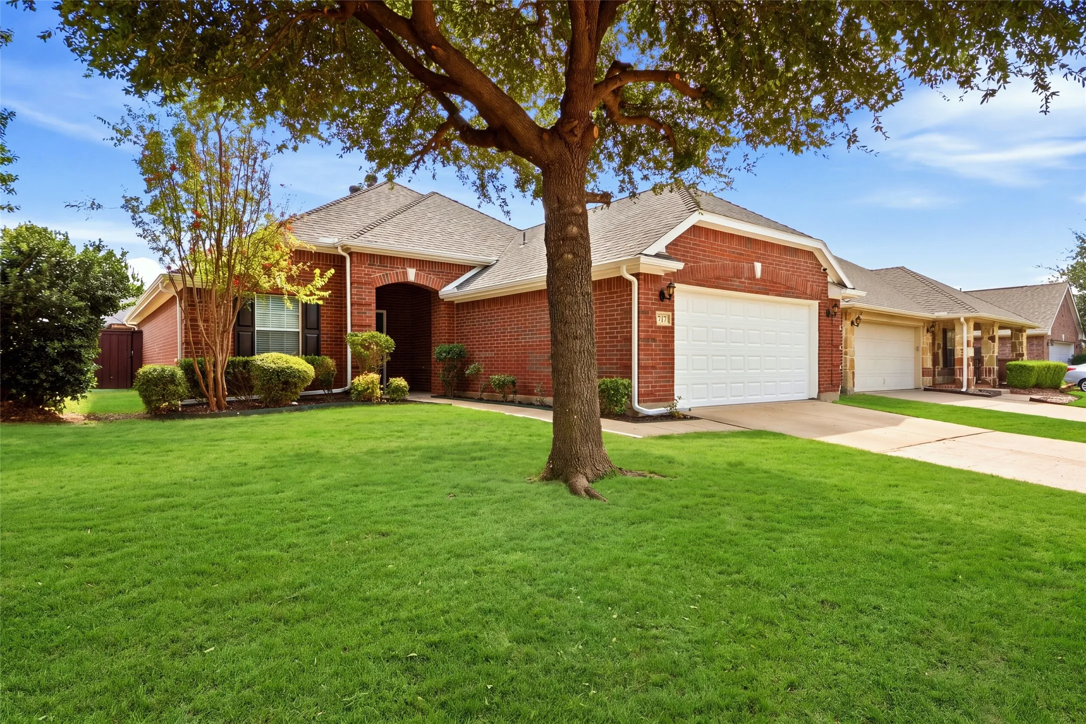 Single Family Residence For Rent in Denton County , 717 Creekside Drive, Little Elm, Texas 75068, 4 Bedroom, 2 Bathroom, 2 Garage spaces, 1,532 Sqft, built in 2006, mls#21396907, Real Estate Agent in Little Elm, Homes For Rent in Denton county, Homes For Rent in Little Elm, Realtor in Little Elm Texas, Real Estate Brokerage Independent Realty Texas, Luminita Cordes Realtor