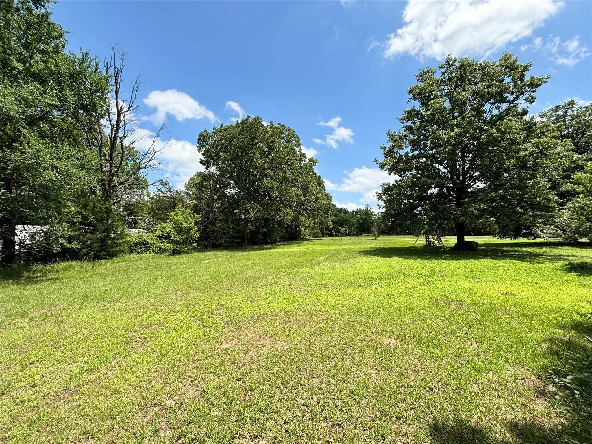 Mobile Home For Sale in Upshur County , 5982 Doe Trail, Gilmer, Texas 75645, 3 Bedroom, 2 Bathroom, Garage spaces, 1,508 Sqft, built in 2000, mls#21396915, Real Estate Agent in Gilmer, Homes For Sale in Upshur county, Homes For Sale in Gilmer, Realtor in Gilmer Texas, Real Estate Brokerage Independent Realty Texas, Luminita Cordes Realtor