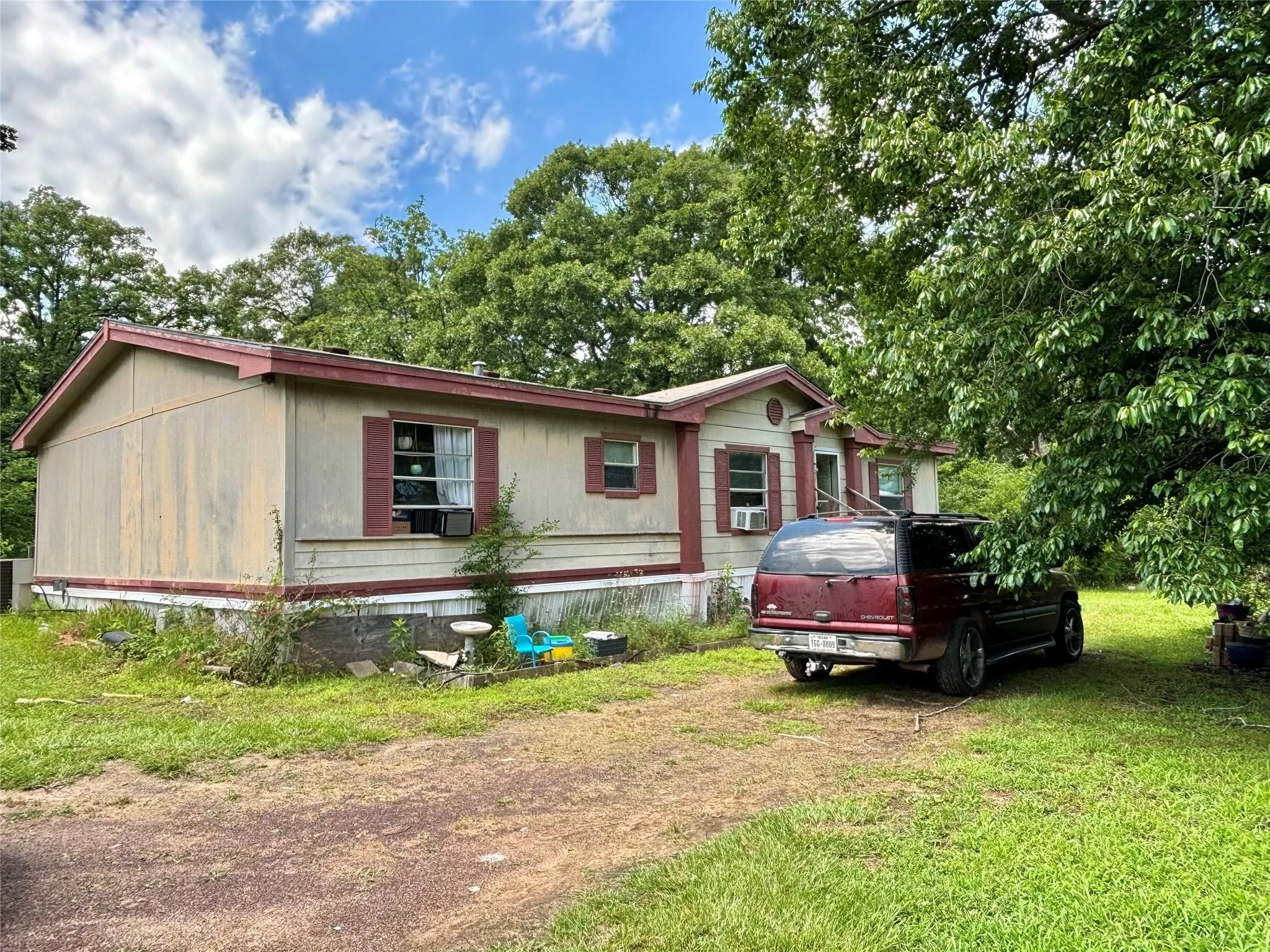Mobile Home For Sale in Upshur County , 5982 Doe Trail, Gilmer, Texas 75645, 3 Bedroom, 2 Bathroom, Garage spaces, 1,508 Sqft, built in 2000, mls#21396915, Real Estate Agent in Gilmer, Homes For Sale in Upshur county, Homes For Sale in Gilmer, Realtor in Gilmer Texas, Real Estate Brokerage Independent Realty Texas, Luminita Cordes Realtor