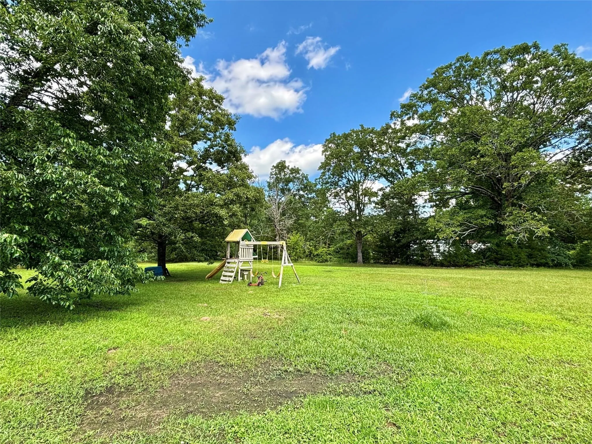 Mobile Home For Sale in Upshur County , 5982 Doe Trail, Gilmer, Texas 75645, 3 Bedroom, 2 Bathroom, Garage spaces, 1,508 Sqft, built in 2000, mls#21396915, Real Estate Agent in Gilmer, Homes For Sale in Upshur county, Homes For Sale in Gilmer, Realtor in Gilmer Texas, Real Estate Brokerage Independent Realty Texas, Luminita Cordes Realtor