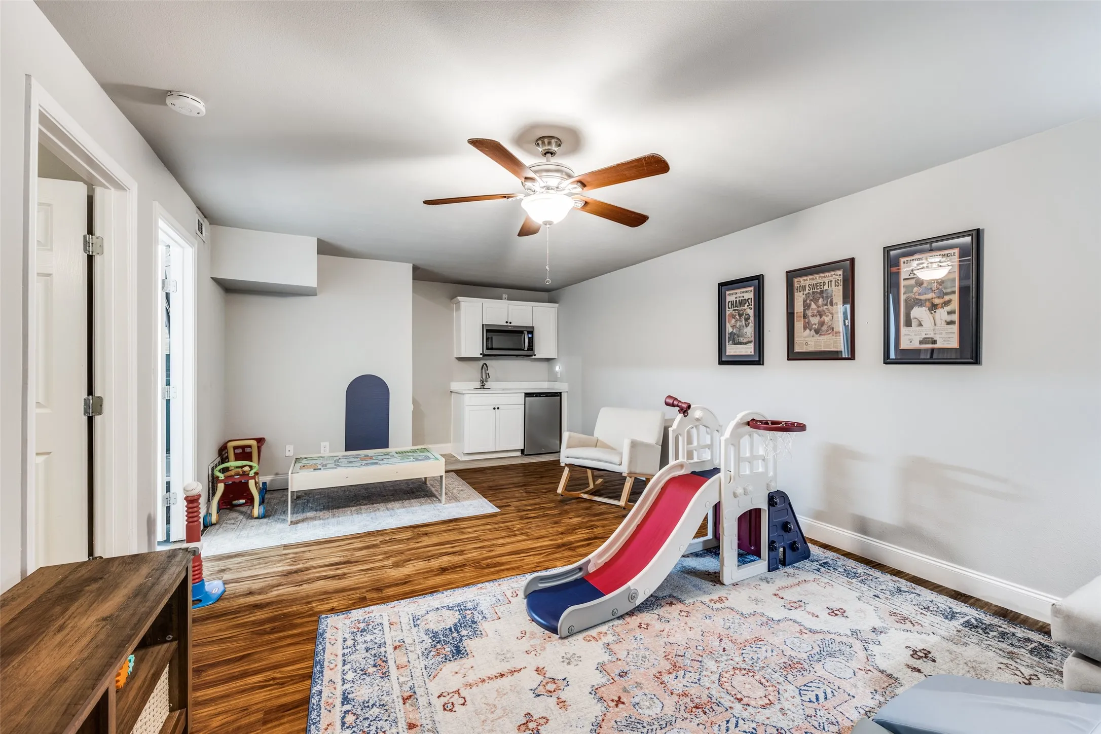 Condominium For Sale in Collin County , 2604 Custer Parkway B, Richardson, Texas 75080, 3 Bedroom, 3 Bathroom, Garage spaces, 1,728 Sqft, built in 1973, mls#21396925, Real Estate Agent in Richardson, Homes For Sale in Collin county, Homes For Sale in Richardson, Realtor in Richardson Texas, Real Estate Brokerage Independent Realty Texas, Luminita Cordes Realtor