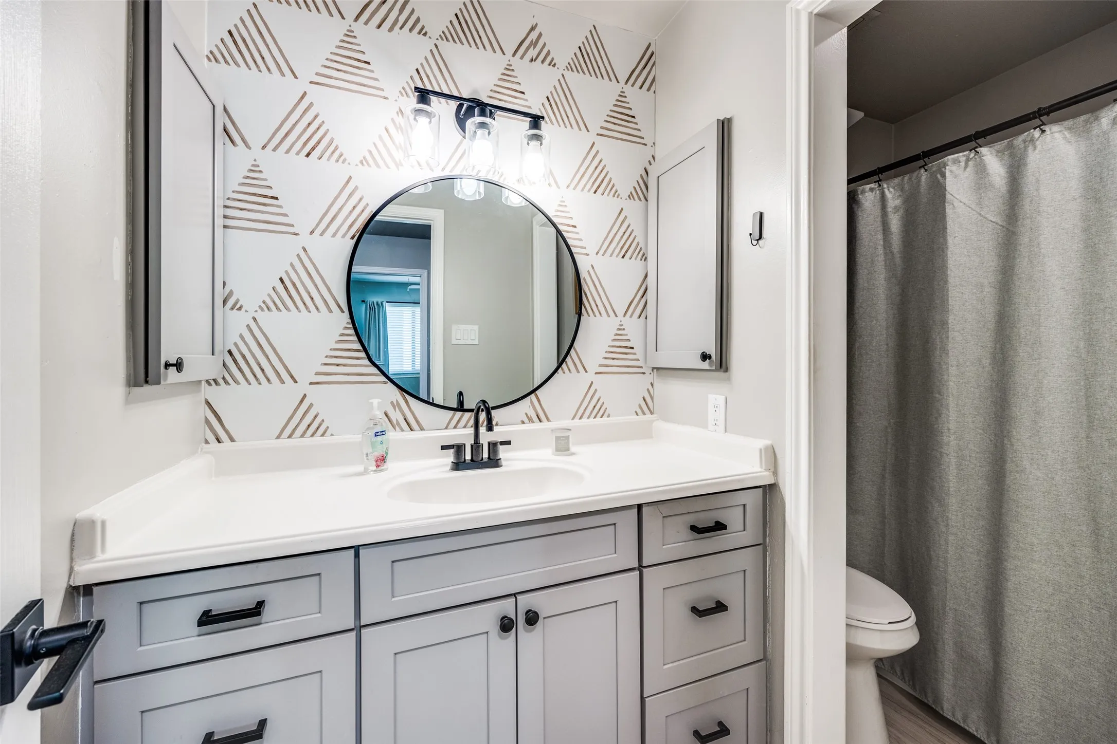 Condominium For Sale in Collin County , 2604 Custer Parkway B, Richardson, Texas 75080, 3 Bedroom, 3 Bathroom, Garage spaces, 1,728 Sqft, built in 1973, mls#21396925, Real Estate Agent in Richardson, Homes For Sale in Collin county, Homes For Sale in Richardson, Realtor in Richardson Texas, Real Estate Brokerage Independent Realty Texas, Luminita Cordes Realtor