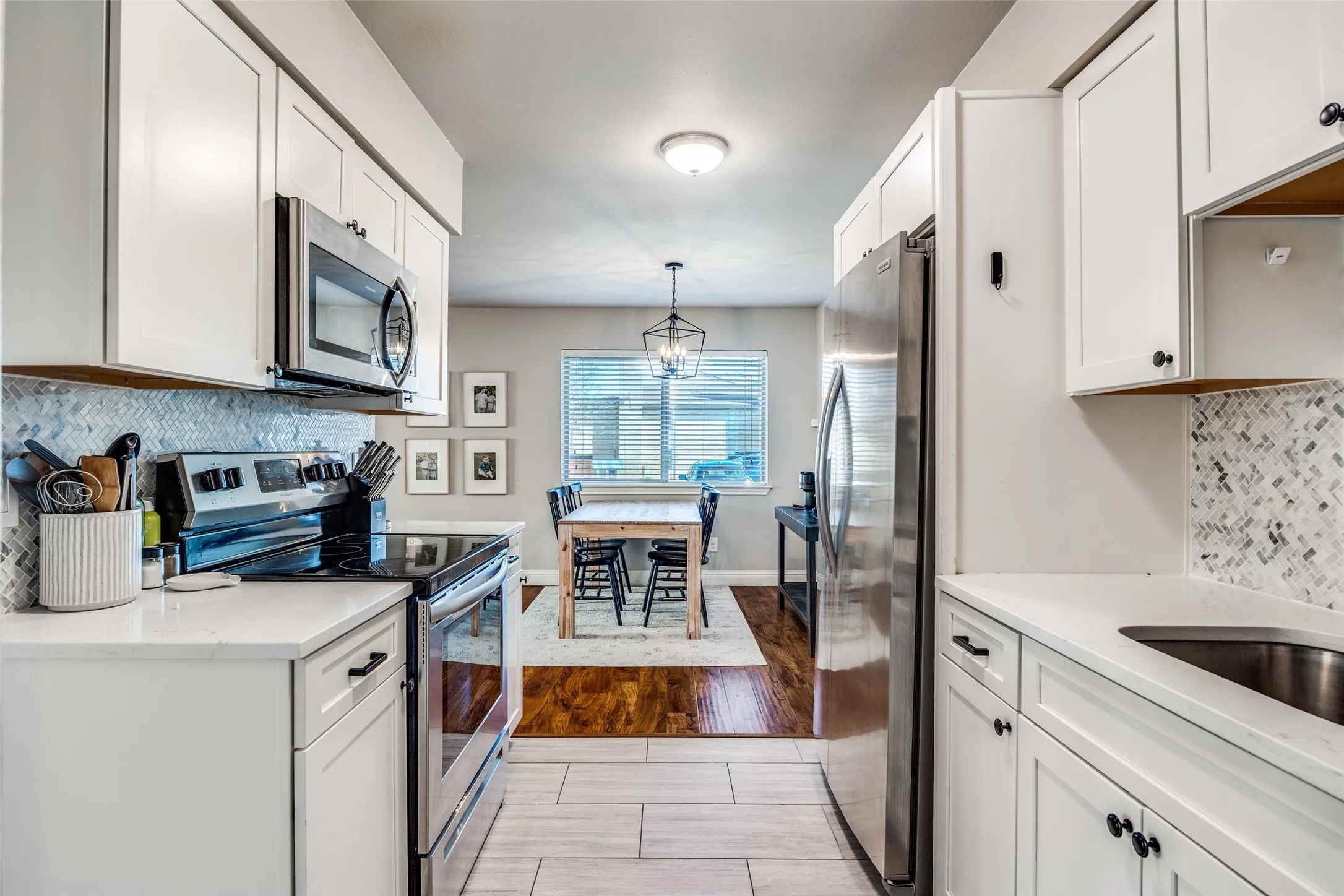 Condominium For Sale in Collin County , 2604 Custer Parkway B, Richardson, Texas 75080, 3 Bedroom, 3 Bathroom, Garage spaces, 1,728 Sqft, built in 1973, mls#21396925, Real Estate Agent in Richardson, Homes For Sale in Collin county, Homes For Sale in Richardson, Realtor in Richardson Texas, Real Estate Brokerage Independent Realty Texas, Luminita Cordes Realtor