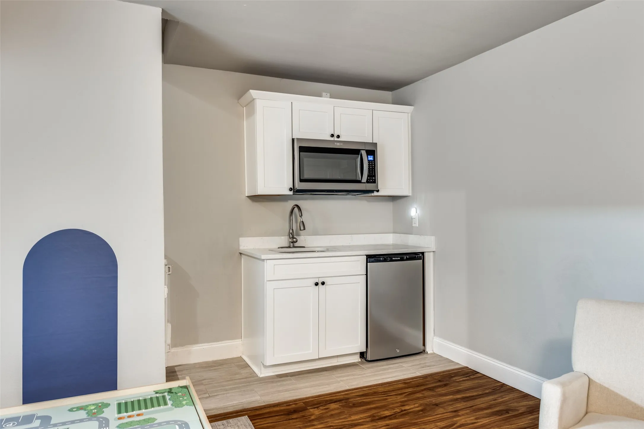 Condominium For Sale in Collin County , 2604 Custer Parkway B, Richardson, Texas 75080, 3 Bedroom, 3 Bathroom, Garage spaces, 1,728 Sqft, built in 1973, mls#21396925, Real Estate Agent in Richardson, Homes For Sale in Collin county, Homes For Sale in Richardson, Realtor in Richardson Texas, Real Estate Brokerage Independent Realty Texas, Luminita Cordes Realtor