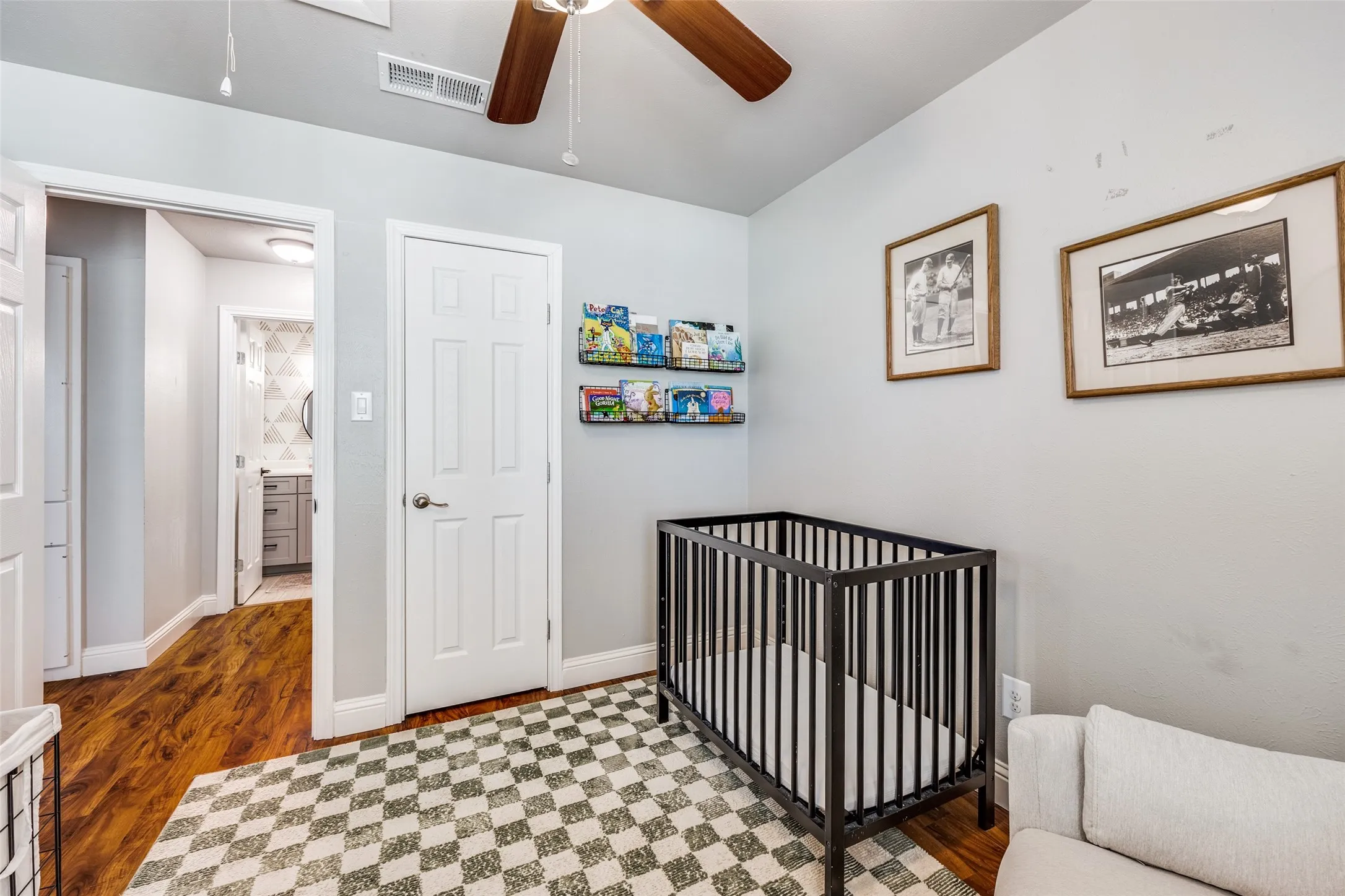 Condominium For Sale in Collin County , 2604 Custer Parkway B, Richardson, Texas 75080, 3 Bedroom, 3 Bathroom, Garage spaces, 1,728 Sqft, built in 1973, mls#21396925, Real Estate Agent in Richardson, Homes For Sale in Collin county, Homes For Sale in Richardson, Realtor in Richardson Texas, Real Estate Brokerage Independent Realty Texas, Luminita Cordes Realtor