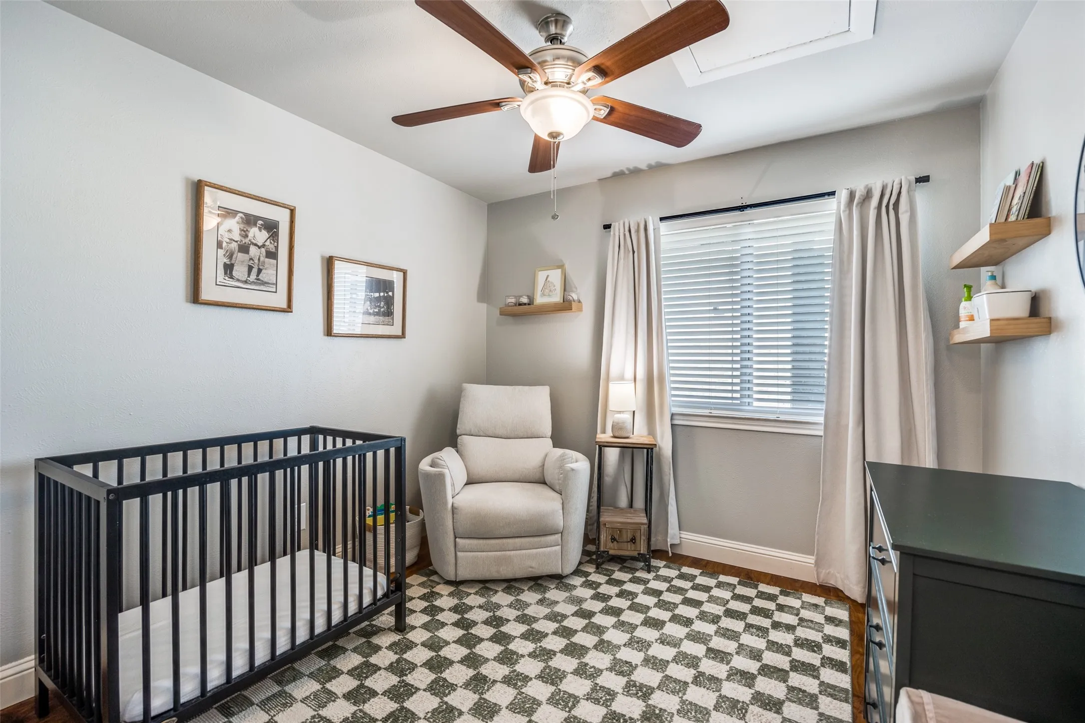 Condominium For Sale in Collin County , 2604 Custer Parkway B, Richardson, Texas 75080, 3 Bedroom, 3 Bathroom, Garage spaces, 1,728 Sqft, built in 1973, mls#21396925, Real Estate Agent in Richardson, Homes For Sale in Collin county, Homes For Sale in Richardson, Realtor in Richardson Texas, Real Estate Brokerage Independent Realty Texas, Luminita Cordes Realtor