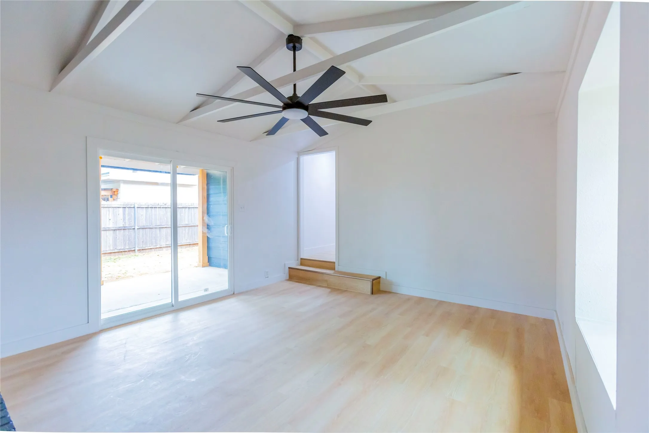 Single Family Residence For Sale in Taylor County , 1225 S Jefferson Drive, Abilene, Texas 79605, 4 Bedroom, 2 Bathroom, Garage spaces, 1,760 Sqft, built in 1953, mls#21396511, Real Estate Agent in Abilene, Homes For Sale in Taylor county, Homes For Sale in Abilene, Realtor in Abilene Texas, Real Estate Brokerage Independent Realty Texas, Luminita Cordes Realtor