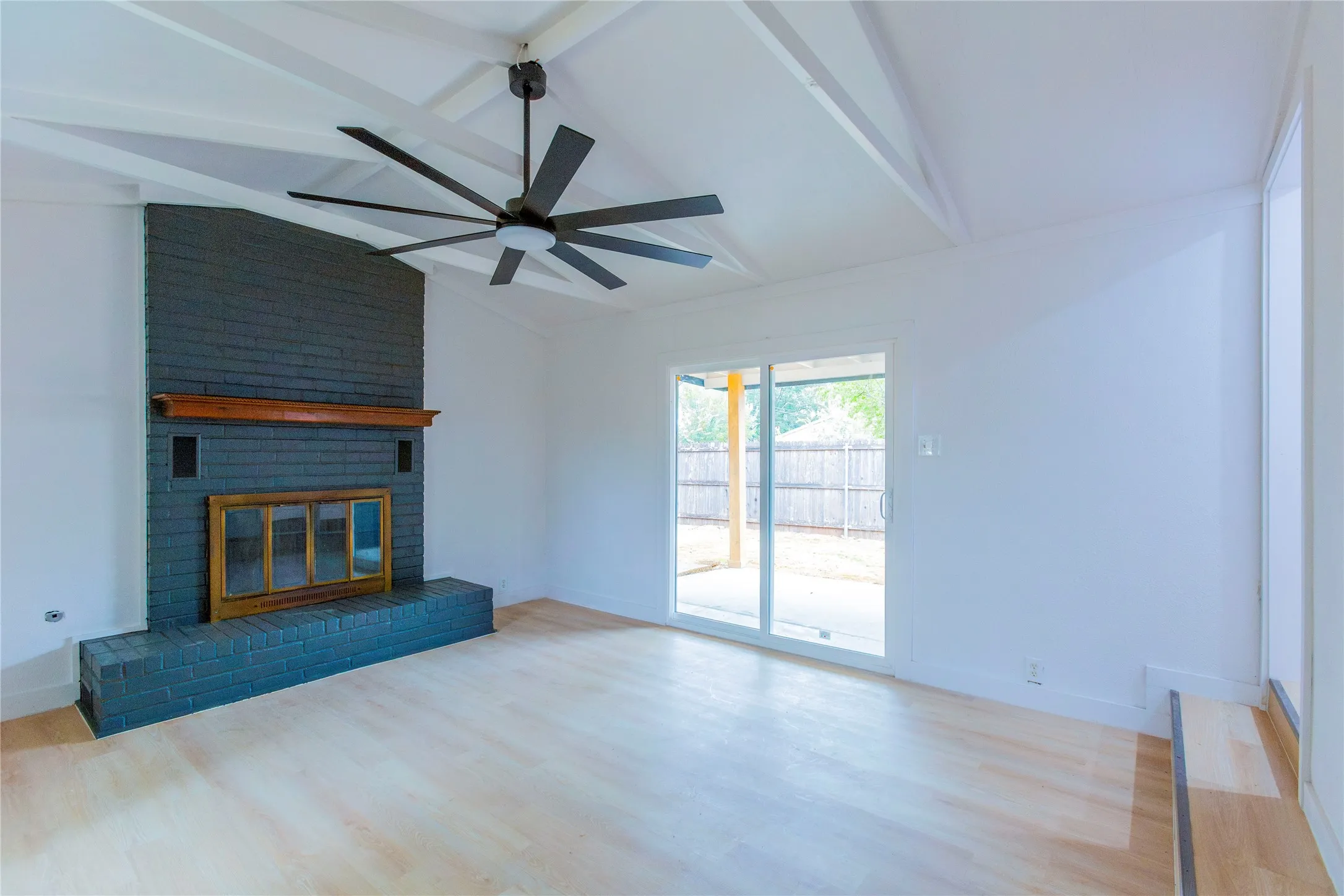 Single Family Residence For Sale in Taylor County , 1225 S Jefferson Drive, Abilene, Texas 79605, 4 Bedroom, 2 Bathroom, Garage spaces, 1,760 Sqft, built in 1953, mls#21396511, Real Estate Agent in Abilene, Homes For Sale in Taylor county, Homes For Sale in Abilene, Realtor in Abilene Texas, Real Estate Brokerage Independent Realty Texas, Luminita Cordes Realtor