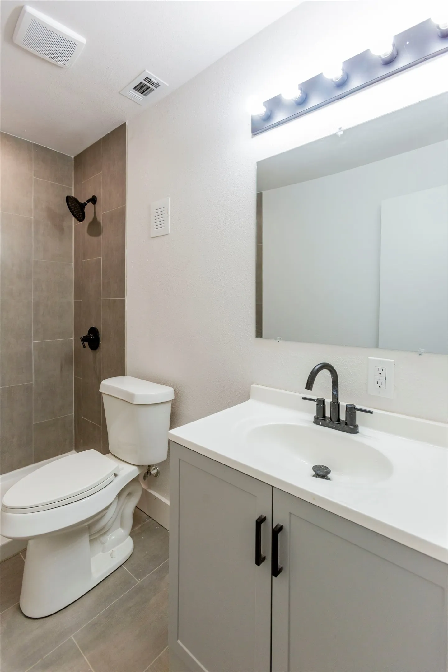 Single Family Residence For Sale in Taylor County , 1225 S Jefferson Drive, Abilene, Texas 79605, 4 Bedroom, 2 Bathroom, Garage spaces, 1,760 Sqft, built in 1953, mls#21396511, Real Estate Agent in Abilene, Homes For Sale in Taylor county, Homes For Sale in Abilene, Realtor in Abilene Texas, Real Estate Brokerage Independent Realty Texas, Luminita Cordes Realtor