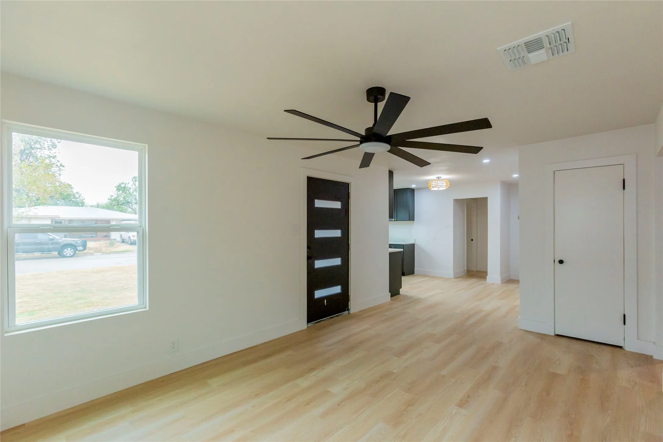 Single Family Residence For Sale in Taylor County , 1225 S Jefferson Drive, Abilene, Texas 79605, 4 Bedroom, 2 Bathroom, Garage spaces, 1,760 Sqft, built in 1953, mls#21396511, Real Estate Agent in Abilene, Homes For Sale in Taylor county, Homes For Sale in Abilene, Realtor in Abilene Texas, Real Estate Brokerage Independent Realty Texas, Luminita Cordes Realtor