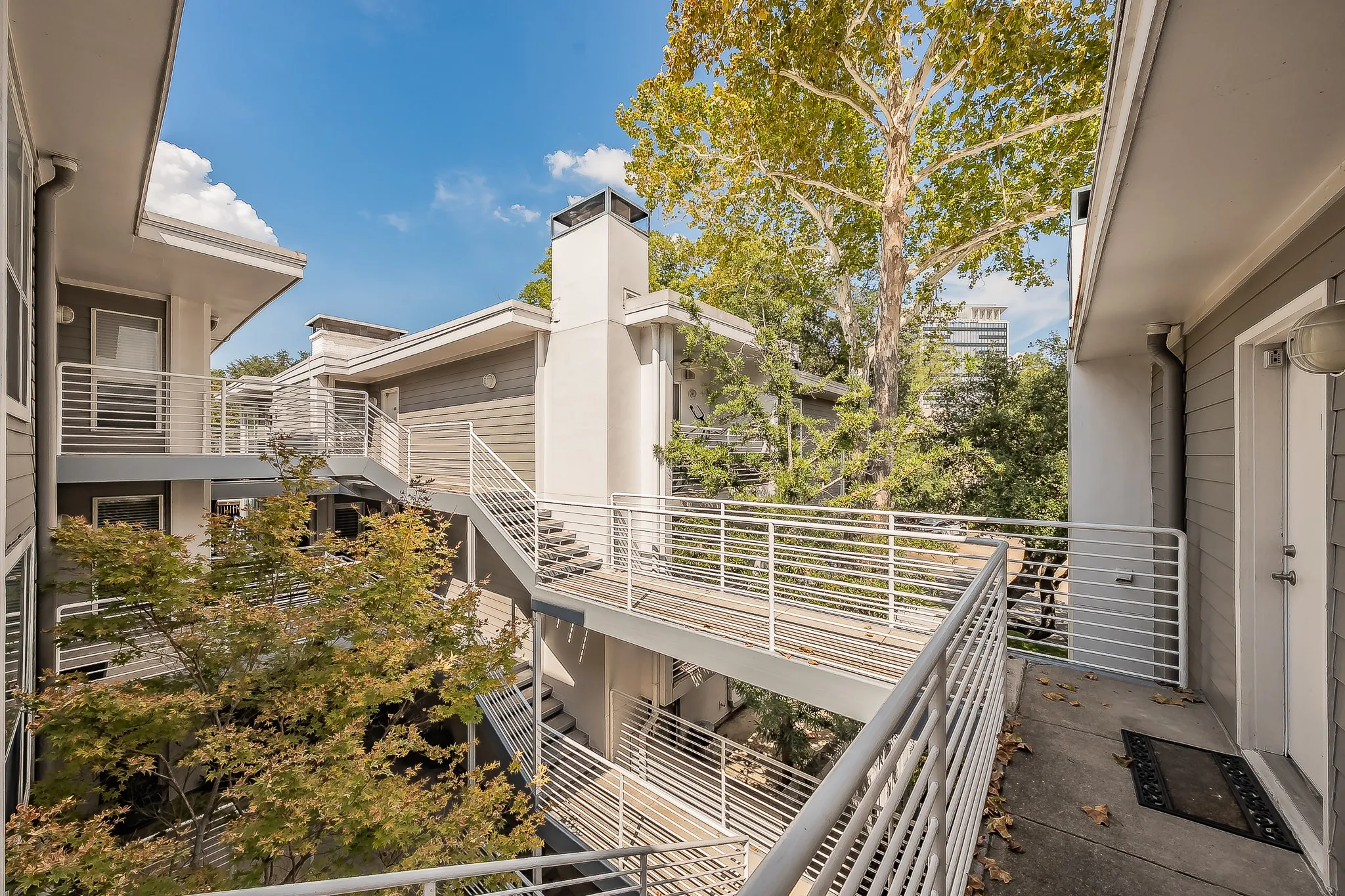 Condominium For Rent in Dallas County , 3711 Holland Avenue 303, Dallas, Texas 75219, 2 Bedroom, 2 Bathroom, Garage spaces, 1,062 Sqft, built in 1968, mls#21396933, Real Estate Agent in Dallas, Homes For Rent in Dallas county, Homes For Rent in Dallas, Realtor in Dallas Texas, Real Estate Brokerage Independent Realty Texas, Luminita Cordes Realtor