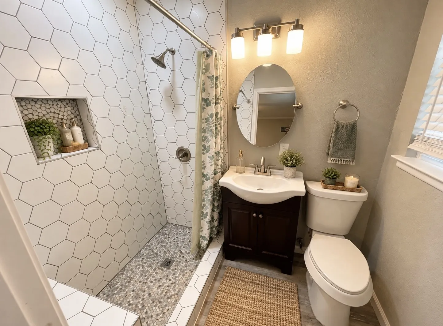 Single Family Residence For Sale in Dallas County , 2976 Sundial Drive, Dallas, Texas 75229, 3 Bedroom, 2 Bathroom, 2 Garage spaces, 1,940 Sqft, built in 1959, mls#21395751, Real Estate Agent in Dallas, Homes For Sale in Dallas county, Homes For Sale in Dallas, Realtor in Dallas Texas, Real Estate Brokerage Independent Realty Texas, Luminita Cordes Realtor