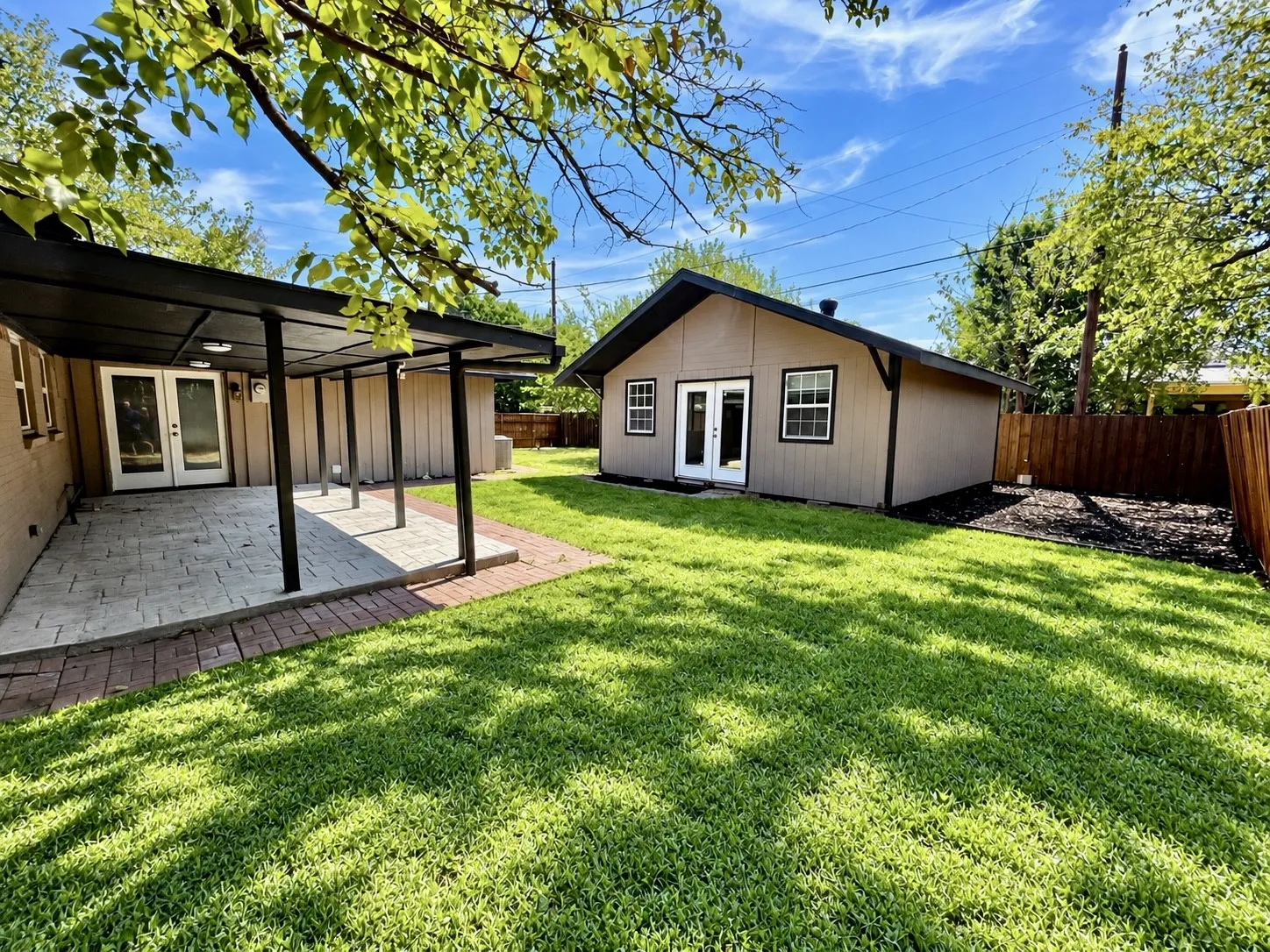 Single Family Residence For Sale in Dallas County , 2976 Sundial Drive, Dallas, Texas 75229, 3 Bedroom, 2 Bathroom, 2 Garage spaces, 1,940 Sqft, built in 1959, mls#21395751, Real Estate Agent in Dallas, Homes For Sale in Dallas county, Homes For Sale in Dallas, Realtor in Dallas Texas, Real Estate Brokerage Independent Realty Texas, Luminita Cordes Realtor