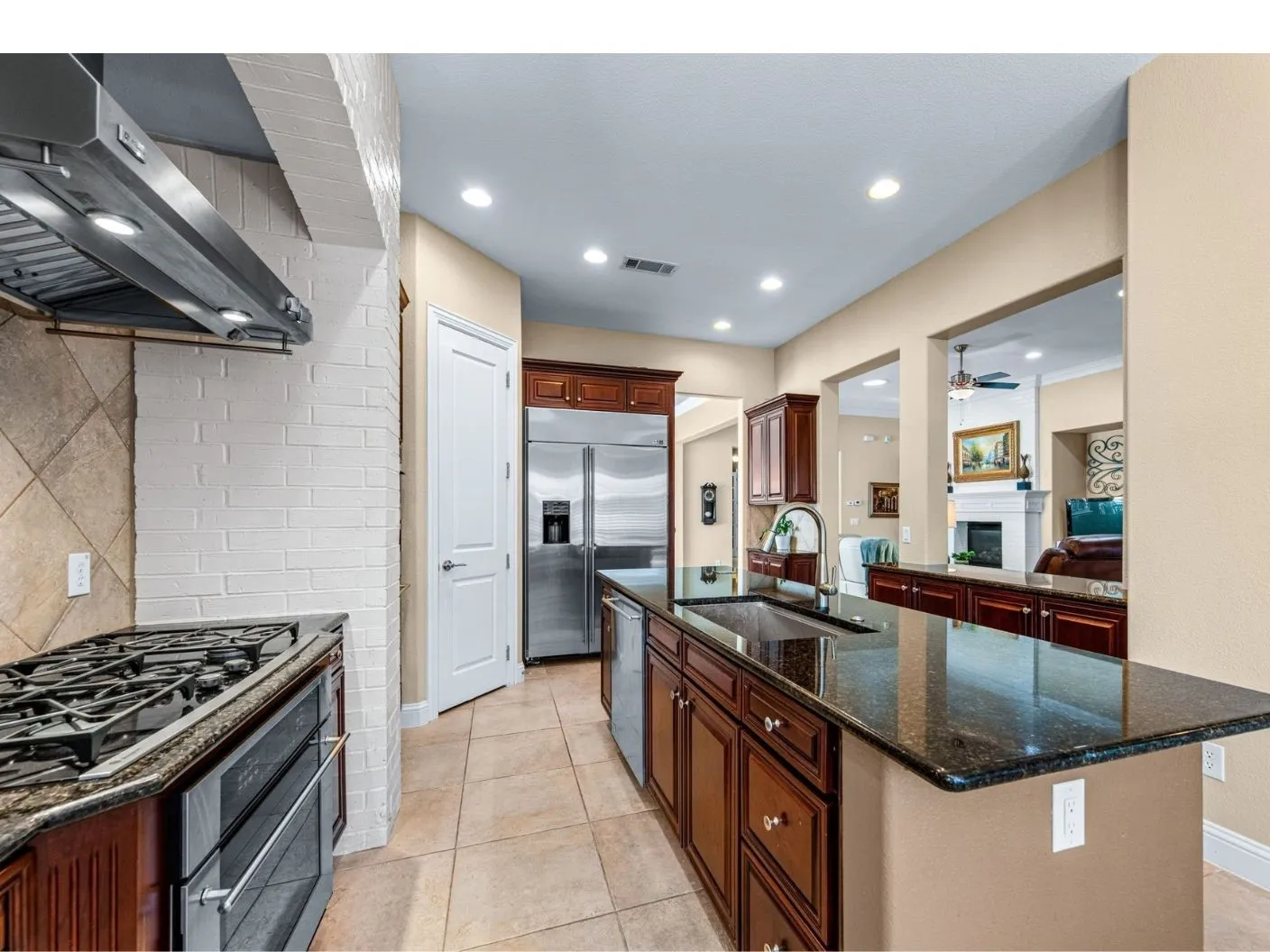 Single Family Residence For Sale in Denton County , 7122 Lake Mead Court, Frisco, Texas 75036, 3 Bedroom, 3 Bathroom, 3 Garage spaces, 3,010 Sqft, built in 2007, mls#21393637, Real Estate Agent in Frisco, Homes For Sale in Denton county, Homes For Sale in Frisco, Realtor in Frisco Texas, Real Estate Brokerage Independent Realty Texas, Luminita Cordes Realtor