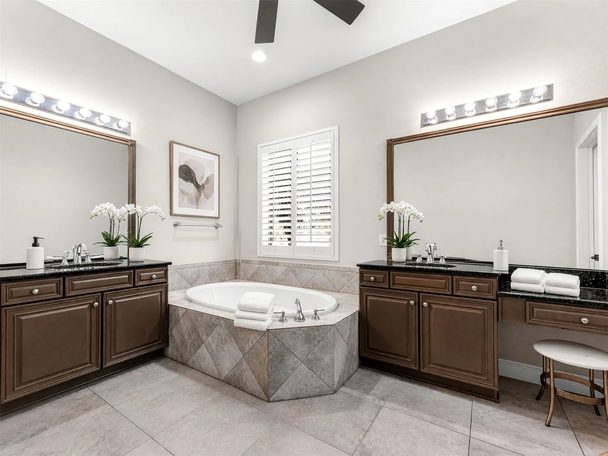 Single Family Residence For Sale in Denton County , 7122 Lake Mead Court, Frisco, Texas 75036, 3 Bedroom, 3 Bathroom, 3 Garage spaces, 3,010 Sqft, built in 2007, mls#21393637, Real Estate Agent in Frisco, Homes For Sale in Denton county, Homes For Sale in Frisco, Realtor in Frisco Texas, Real Estate Brokerage Independent Realty Texas, Luminita Cordes Realtor