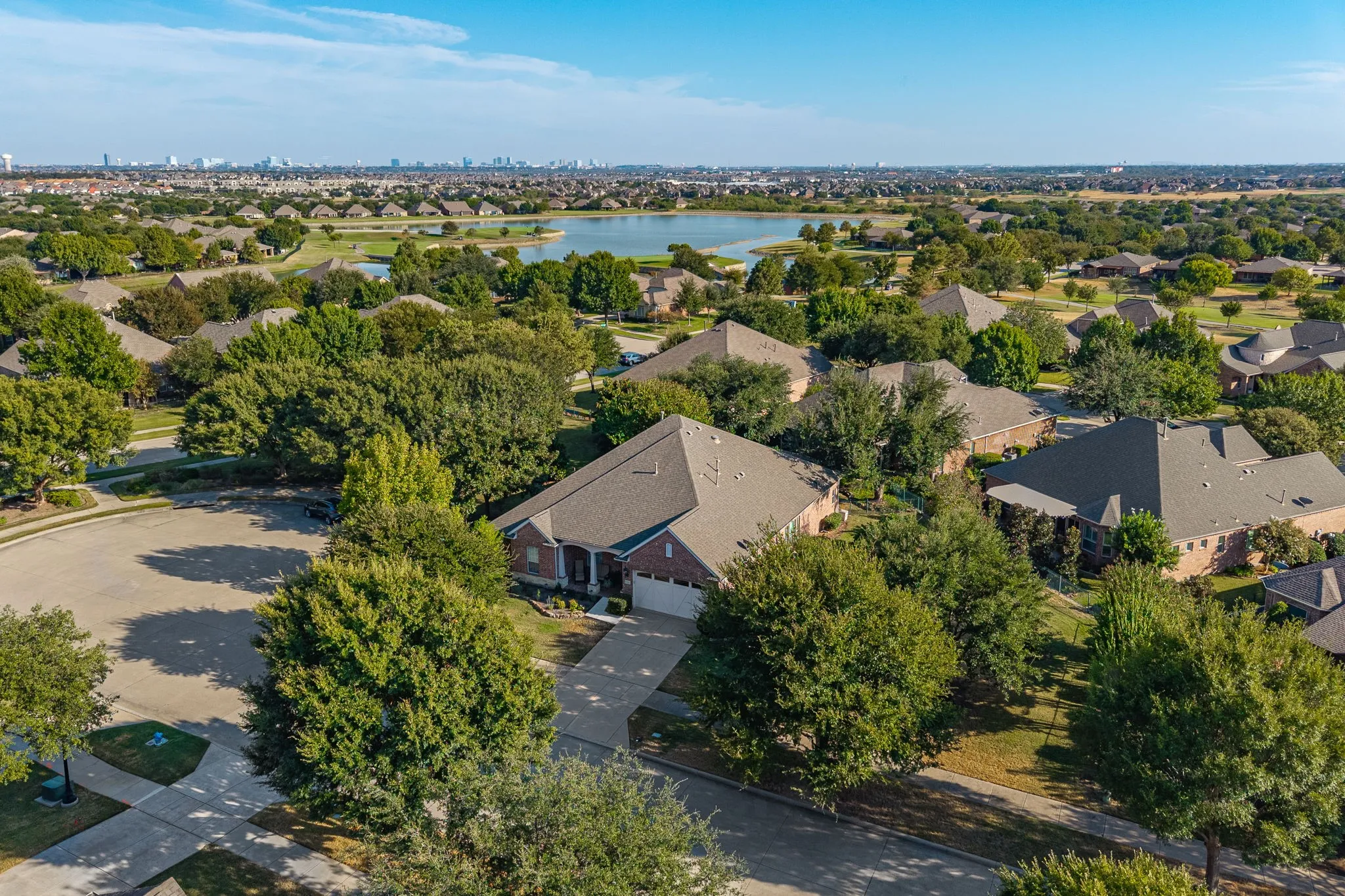 Single Family Residence For Sale in Denton County , 7122 Lake Mead Court, Frisco, Texas 75036, 3 Bedroom, 3 Bathroom, 3 Garage spaces, 3,010 Sqft, built in 2007, mls#21393637, Real Estate Agent in Frisco, Homes For Sale in Denton county, Homes For Sale in Frisco, Realtor in Frisco Texas, Real Estate Brokerage Independent Realty Texas, Luminita Cordes Realtor