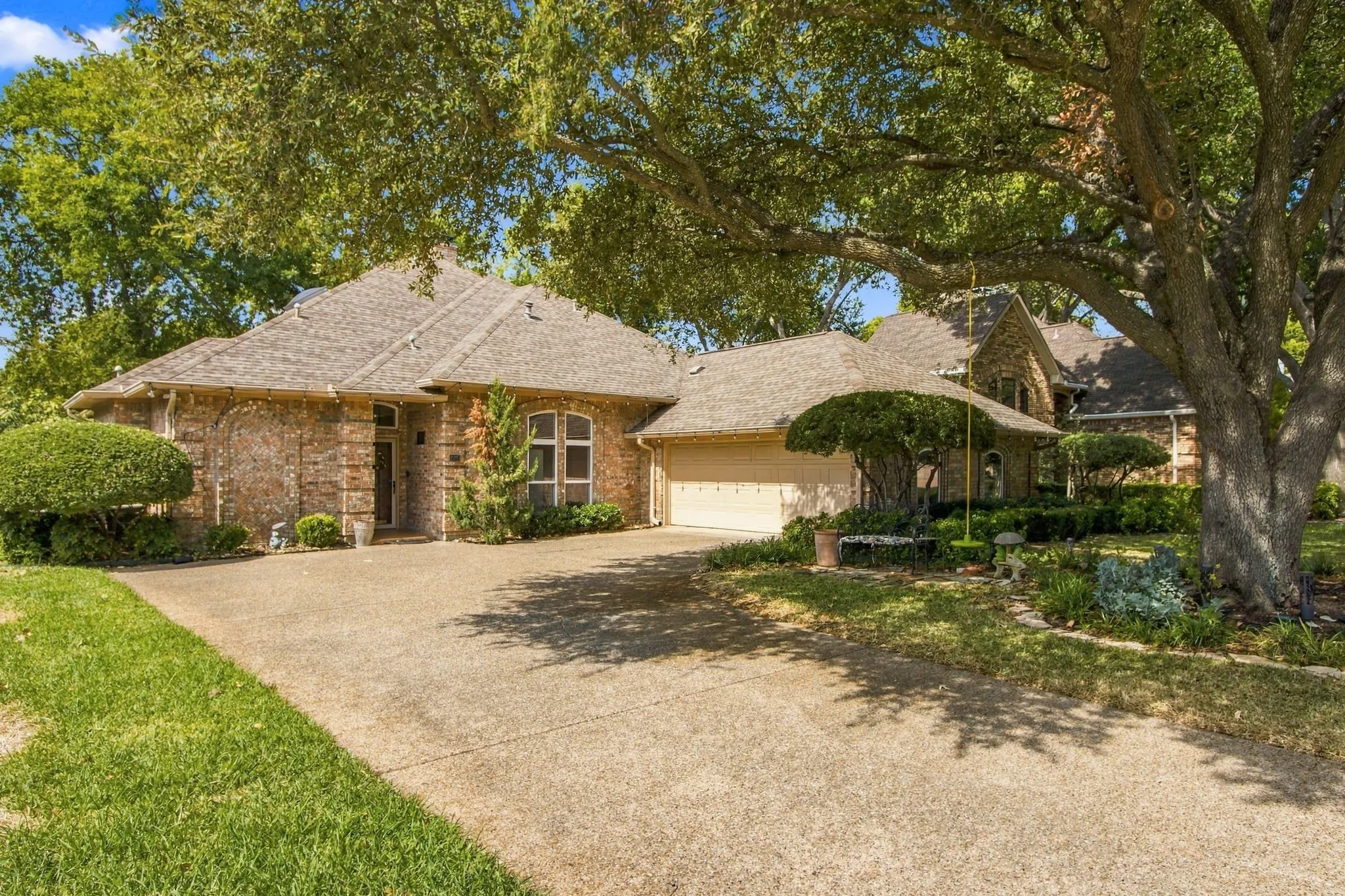 Single Family Residence For Sale in Collin County , 2905 Foxcreek Drive, Richardson, Texas 75082, 4 Bedroom, 3 Bathroom, 2 Garage spaces, 2,721 Sqft, built in 1987, mls#21396923, Real Estate Agent in Richardson, Homes For Sale in Collin county, Homes For Sale in Richardson, Realtor in Richardson Texas, Real Estate Brokerage Independent Realty Texas, Luminita Cordes Realtor