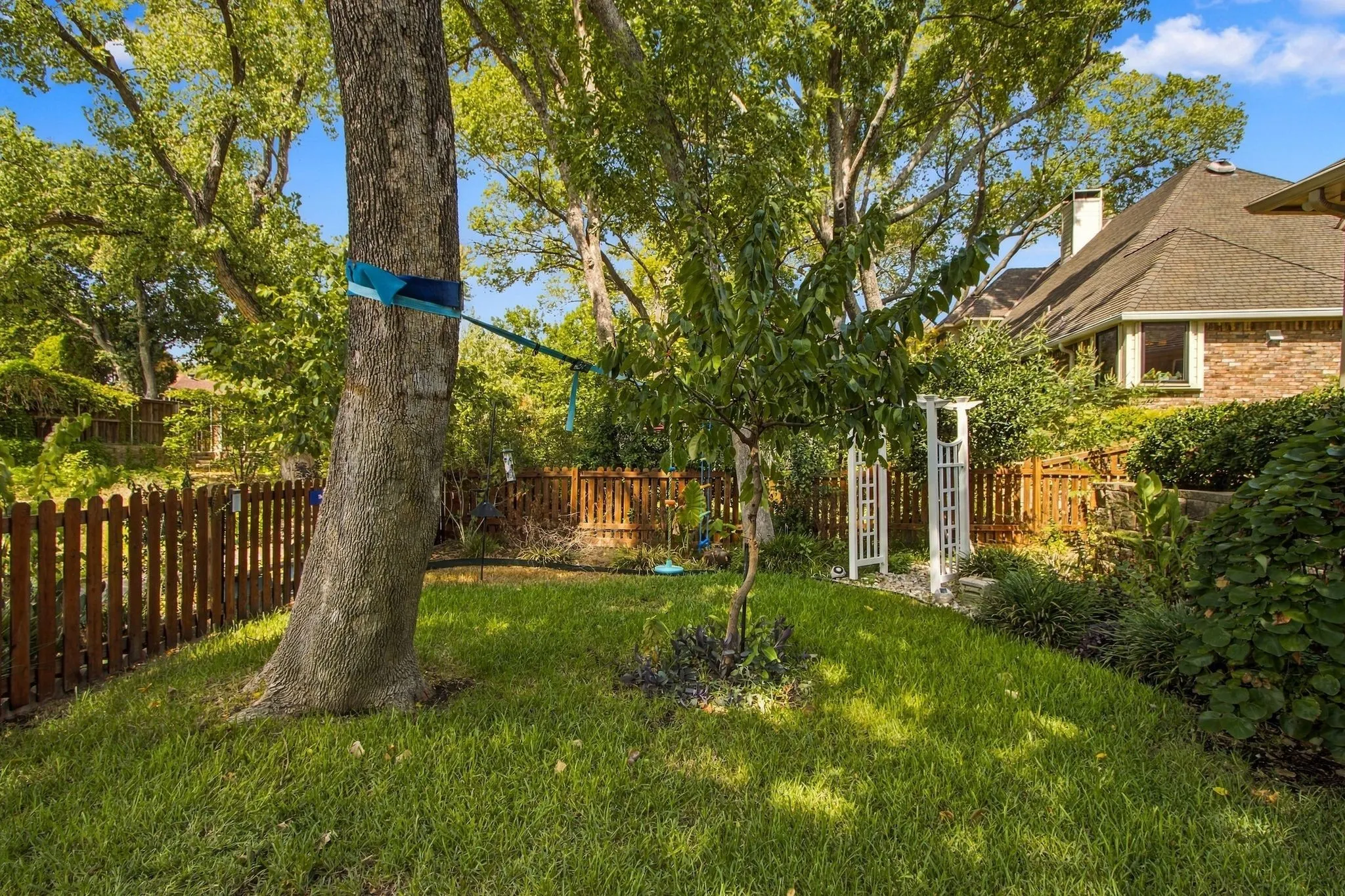 Single Family Residence For Sale in Collin County , 2905 Foxcreek Drive, Richardson, Texas 75082, 4 Bedroom, 3 Bathroom, 2 Garage spaces, 2,721 Sqft, built in 1987, mls#21396923, Real Estate Agent in Richardson, Homes For Sale in Collin county, Homes For Sale in Richardson, Realtor in Richardson Texas, Real Estate Brokerage Independent Realty Texas, Luminita Cordes Realtor