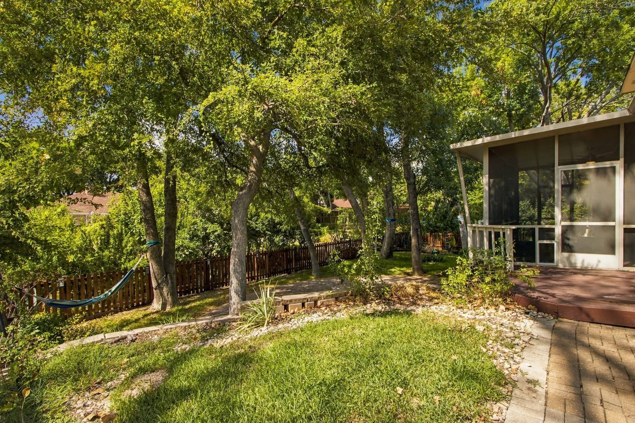 Single Family Residence For Sale in Collin County , 2905 Foxcreek Drive, Richardson, Texas 75082, 4 Bedroom, 3 Bathroom, 2 Garage spaces, 2,721 Sqft, built in 1987, mls#21396923, Real Estate Agent in Richardson, Homes For Sale in Collin county, Homes For Sale in Richardson, Realtor in Richardson Texas, Real Estate Brokerage Independent Realty Texas, Luminita Cordes Realtor