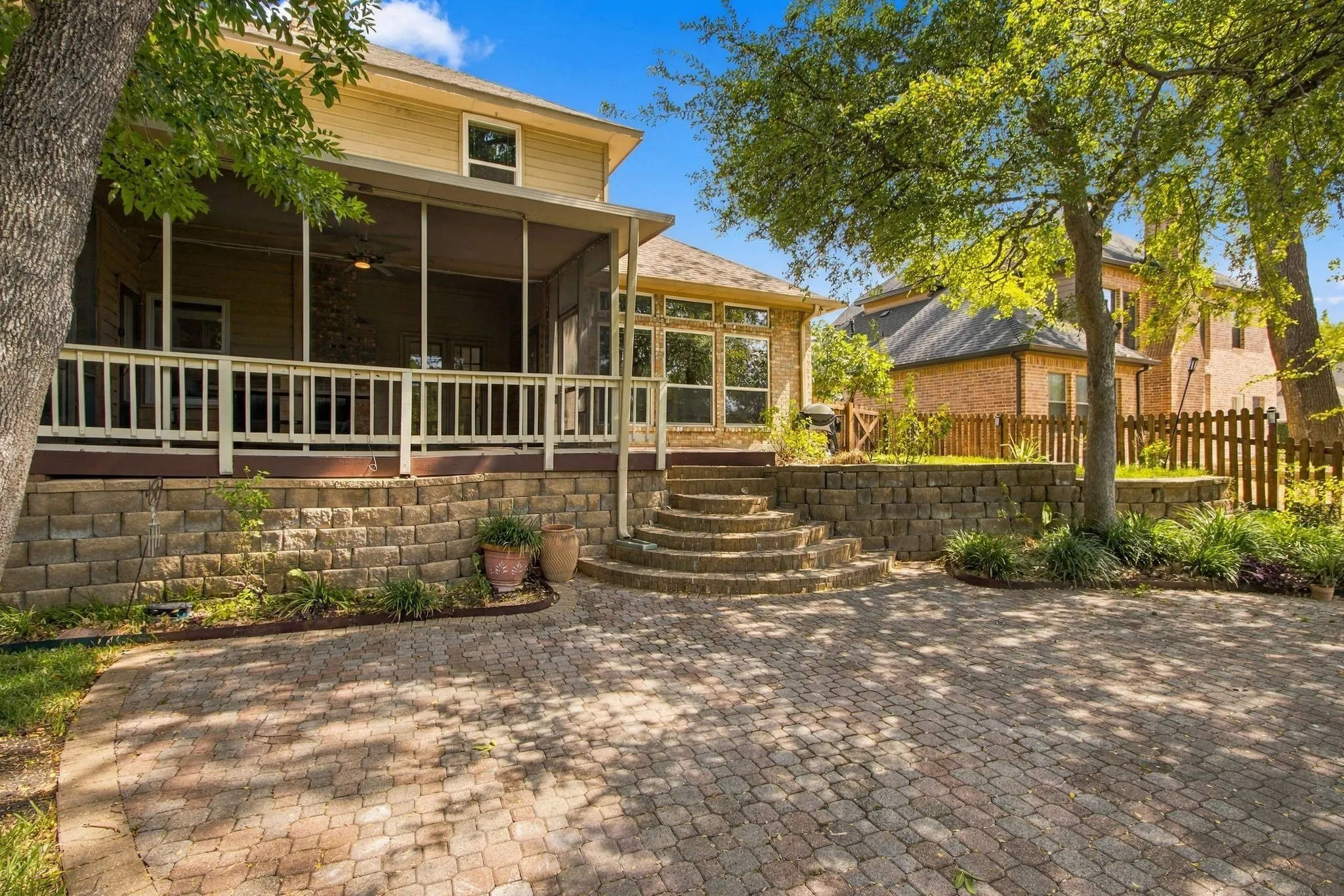 Single Family Residence For Sale in Collin County , 2905 Foxcreek Drive, Richardson, Texas 75082, 4 Bedroom, 3 Bathroom, 2 Garage spaces, 2,721 Sqft, built in 1987, mls#21396923, Real Estate Agent in Richardson, Homes For Sale in Collin county, Homes For Sale in Richardson, Realtor in Richardson Texas, Real Estate Brokerage Independent Realty Texas, Luminita Cordes Realtor