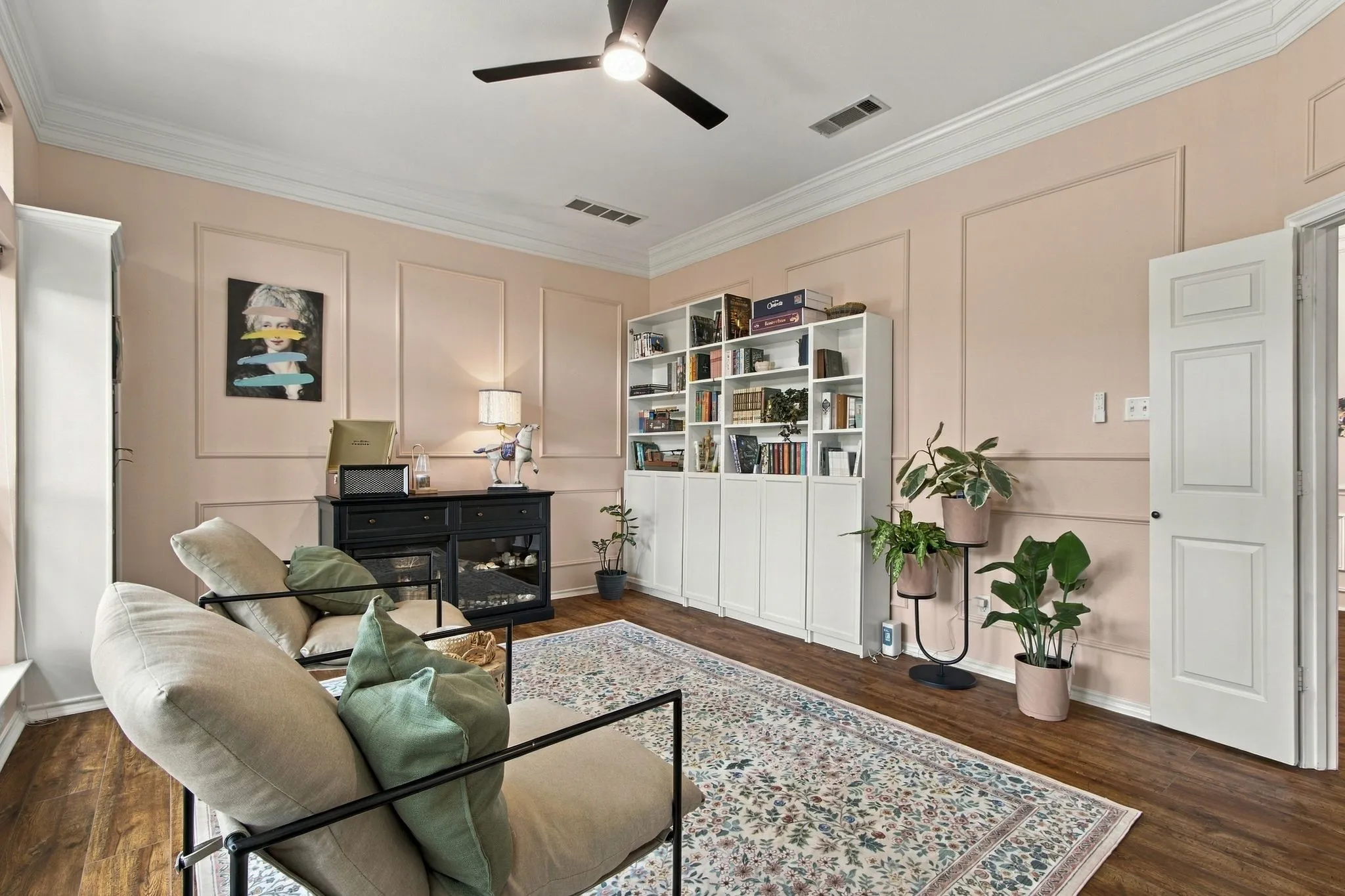 Single Family Residence For Sale in Collin County , 2905 Foxcreek Drive, Richardson, Texas 75082, 4 Bedroom, 3 Bathroom, 2 Garage spaces, 2,721 Sqft, built in 1987, mls#21396923, Real Estate Agent in Richardson, Homes For Sale in Collin county, Homes For Sale in Richardson, Realtor in Richardson Texas, Real Estate Brokerage Independent Realty Texas, Luminita Cordes Realtor