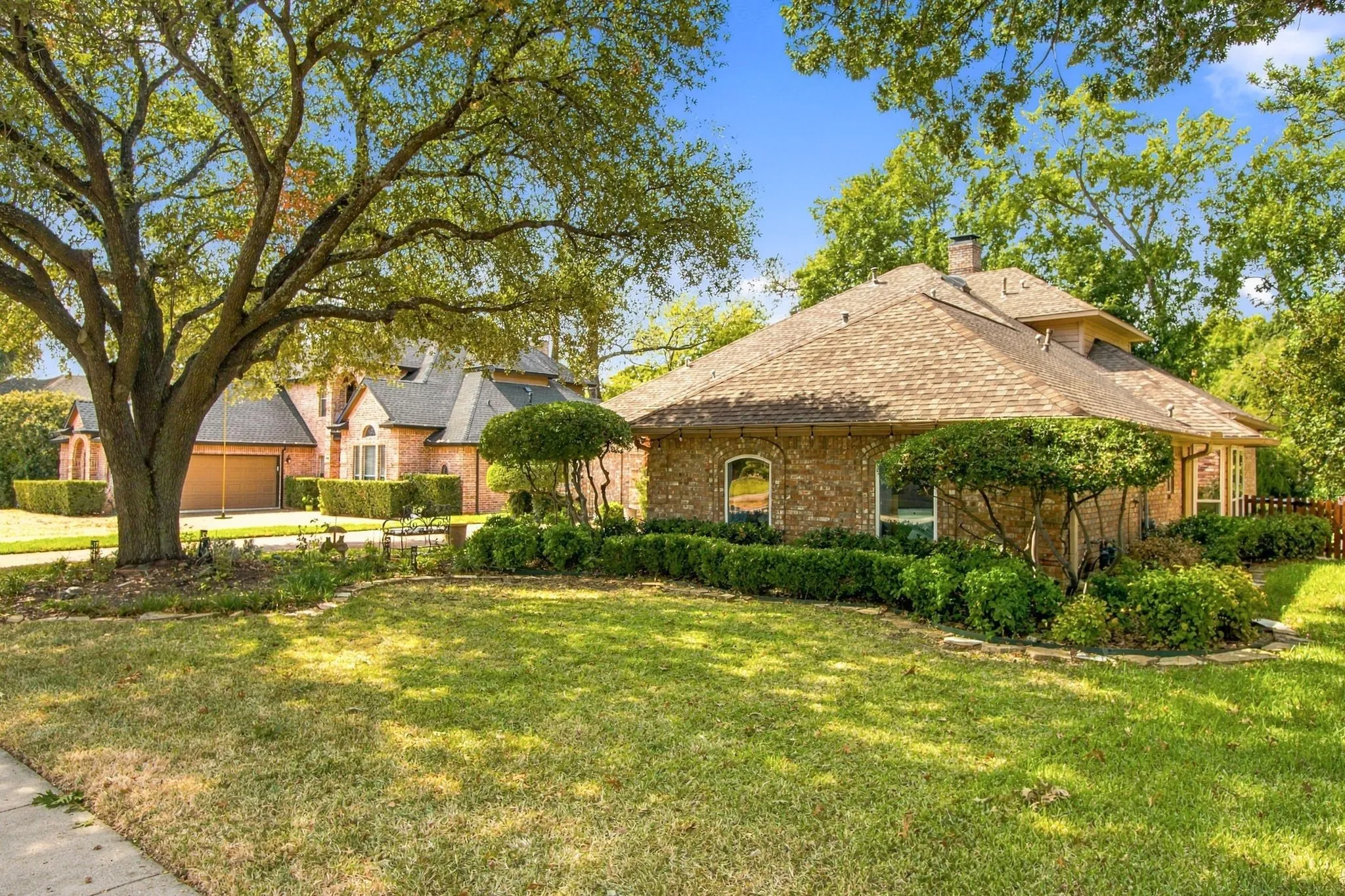 Single Family Residence For Sale in Collin County , 2905 Foxcreek Drive, Richardson, Texas 75082, 4 Bedroom, 3 Bathroom, 2 Garage spaces, 2,721 Sqft, built in 1987, mls#21396923, Real Estate Agent in Richardson, Homes For Sale in Collin county, Homes For Sale in Richardson, Realtor in Richardson Texas, Real Estate Brokerage Independent Realty Texas, Luminita Cordes Realtor
