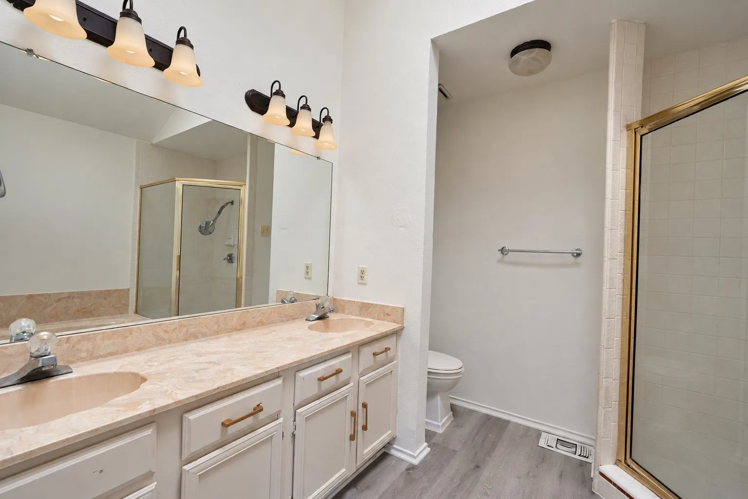 Primary Bath Upstairs