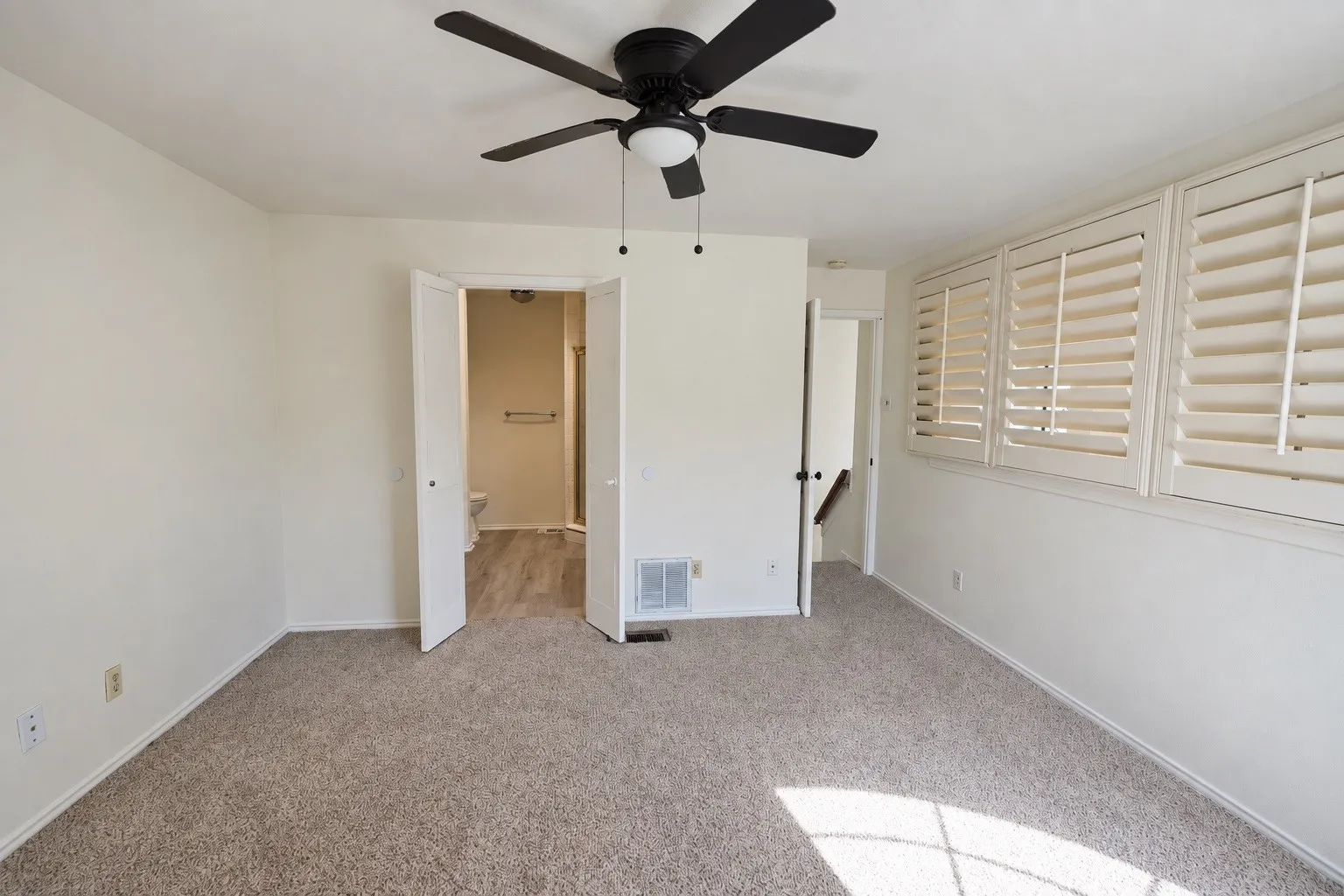 Condominium For Rent in Dallas County , 4414 Point Boulevard 216, Garland, Texas 75043, 2 Bedroom, 2 Bathroom, Garage spaces, 888 Sqft, built in 1983, mls#21396935, Real Estate Agent in Garland, Homes For Rent in Dallas county, Homes For Rent in Garland, Realtor in Garland Texas, Real Estate Brokerage Independent Realty Texas, Luminita Cordes Realtor
