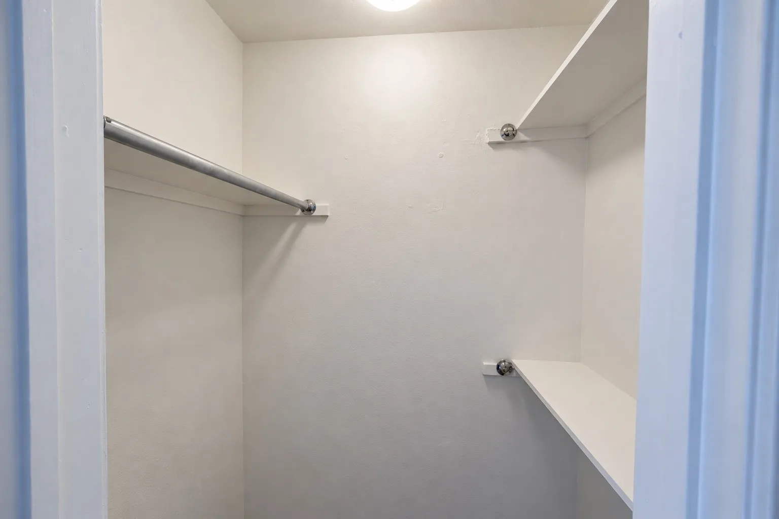Condominium For Rent in Dallas County , 4414 Point Boulevard 216, Garland, Texas 75043, 2 Bedroom, 2 Bathroom, Garage spaces, 888 Sqft, built in 1983, mls#21396935, Real Estate Agent in Garland, Homes For Rent in Dallas county, Homes For Rent in Garland, Realtor in Garland Texas, Real Estate Brokerage Independent Realty Texas, Luminita Cordes Realtor