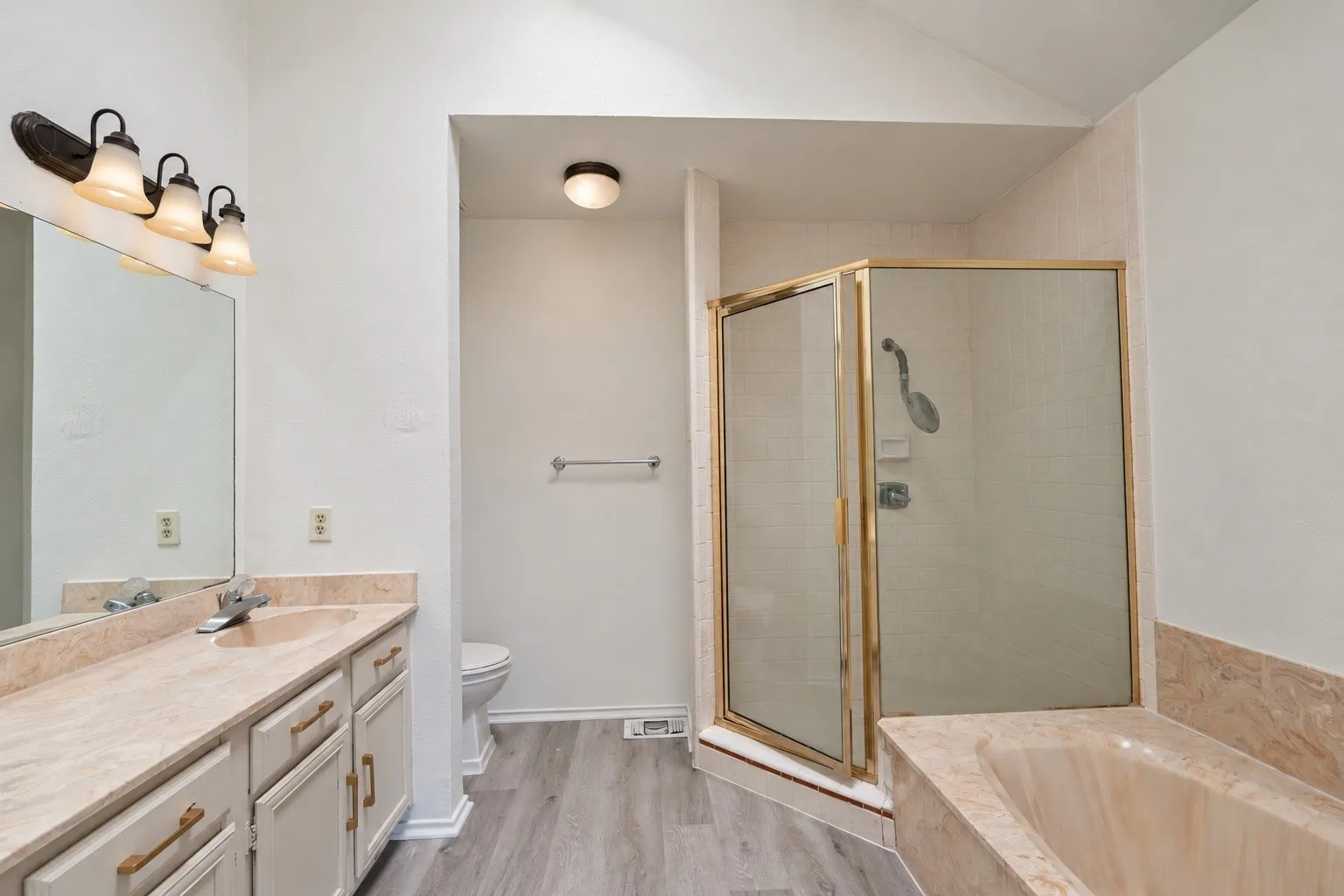 Primary Bath Upstairs