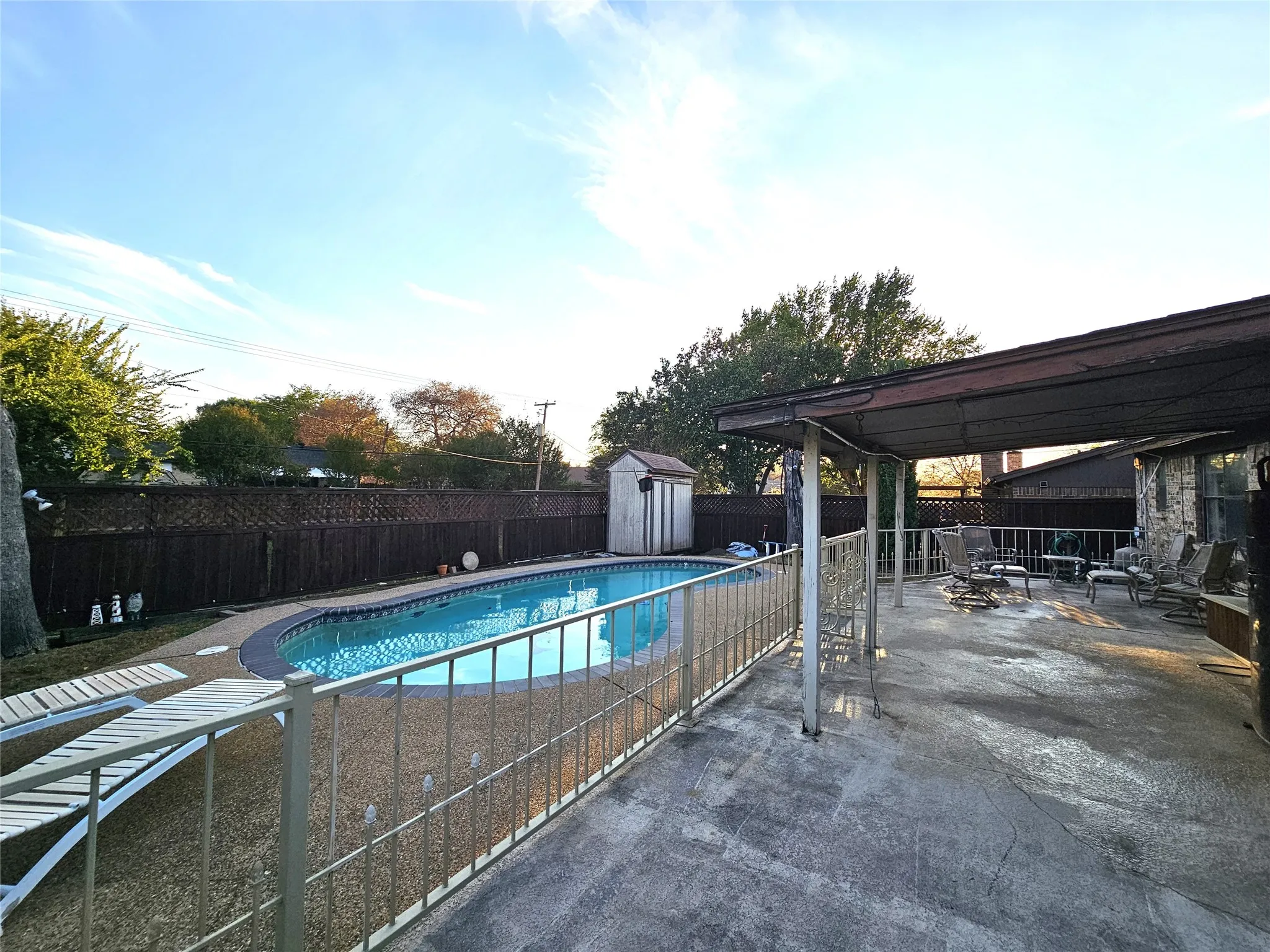 Single Family Residence For Sale in Tarrant County , 6208 Brookside Drive, Watauga, Texas 76148, 3 Bedroom, 2 Bathroom, 2 Garage spaces, 1,281 Sqft, built in 1979, mls#21396911, Real Estate Agent in Watauga, Homes For Sale in Tarrant county, Homes For Sale in Watauga, Realtor in Watauga Texas, Real Estate Brokerage Independent Realty Texas, Luminita Cordes Realtor