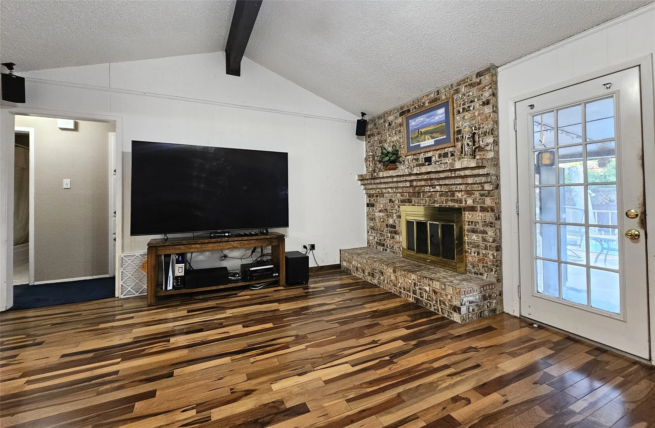 Vaulted ceiling with beam