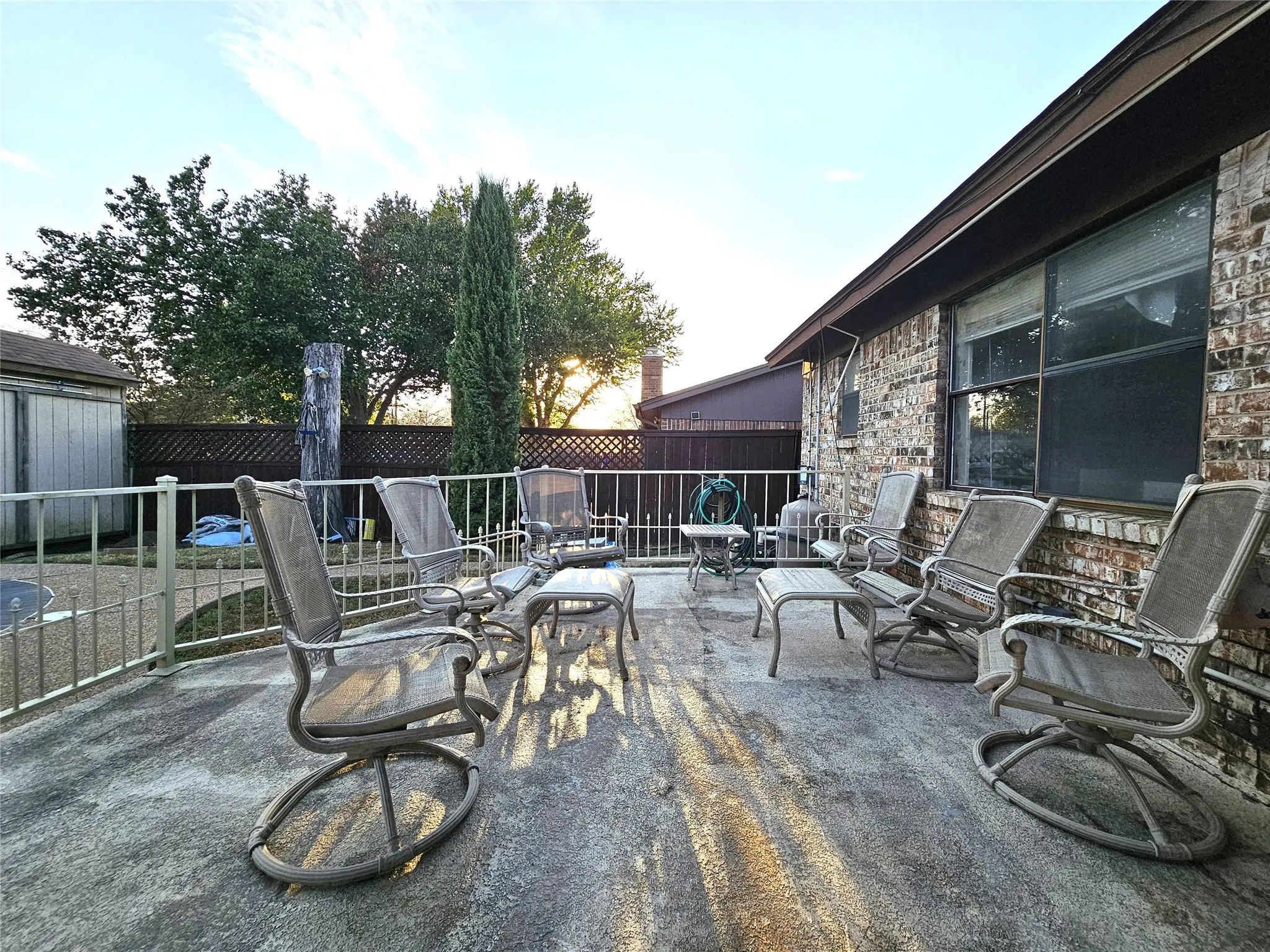 Single Family Residence For Sale in Tarrant County , 6208 Brookside Drive, Watauga, Texas 76148, 3 Bedroom, 2 Bathroom, 2 Garage spaces, 1,281 Sqft, built in 1979, mls#21396911, Real Estate Agent in Watauga, Homes For Sale in Tarrant county, Homes For Sale in Watauga, Realtor in Watauga Texas, Real Estate Brokerage Independent Realty Texas, Luminita Cordes Realtor