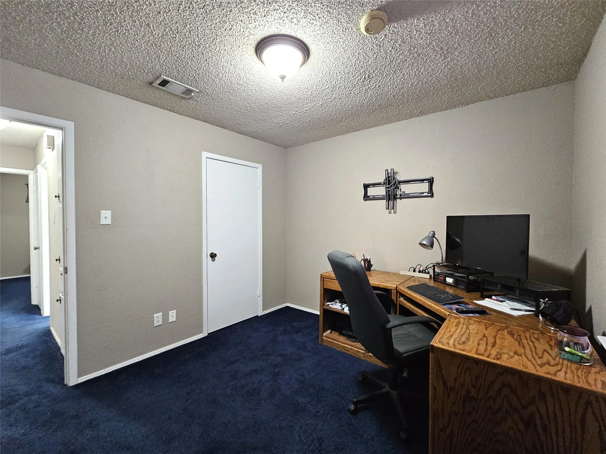 Single Family Residence For Sale in Tarrant County , 6208 Brookside Drive, Watauga, Texas 76148, 3 Bedroom, 2 Bathroom, 2 Garage spaces, 1,281 Sqft, built in 1979, mls#21396911, Real Estate Agent in Watauga, Homes For Sale in Tarrant county, Homes For Sale in Watauga, Realtor in Watauga Texas, Real Estate Brokerage Independent Realty Texas, Luminita Cordes Realtor