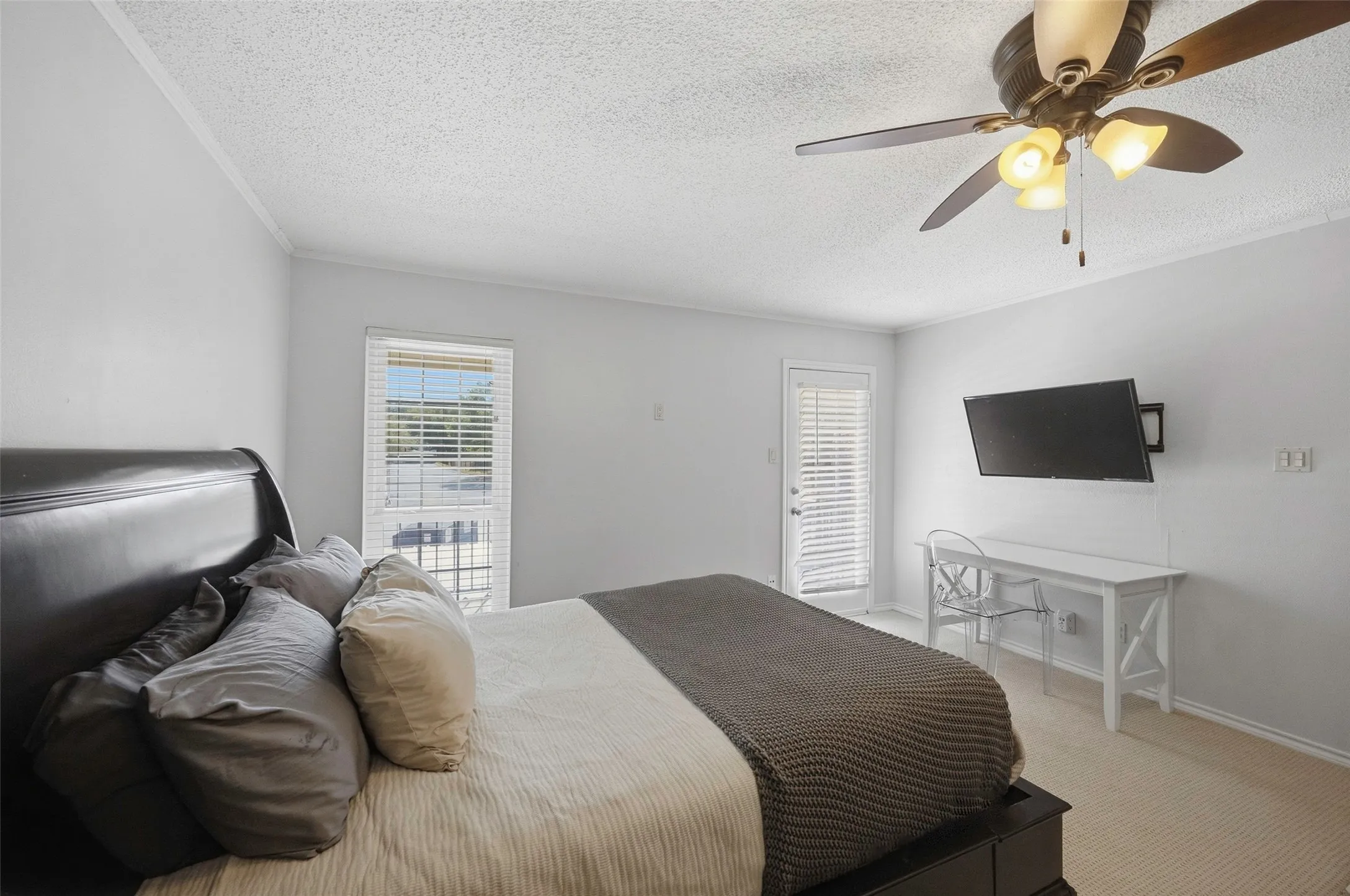 Condominium For Sale in Tarrant County , 1205 Roaring Springs Road 1205, Fort Worth, Texas 76114, 1 Bedroom, 1 Bathroom, Garage spaces, 908 Sqft, built in 1970, mls#21396740, Real Estate Agent in Fort Worth, Homes For Sale in Tarrant county, Homes For Sale in Fort Worth, Realtor in Fort Worth Texas, Real Estate Brokerage Independent Realty Texas, Luminita Cordes Realtor