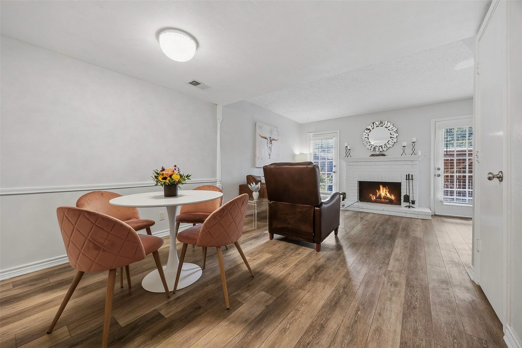Condominium For Sale in Tarrant County , 1205 Roaring Springs Road 1205, Fort Worth, Texas 76114, 1 Bedroom, 1 Bathroom, Garage spaces, 908 Sqft, built in 1970, mls#21396740, Real Estate Agent in Fort Worth, Homes For Sale in Tarrant county, Homes For Sale in Fort Worth, Realtor in Fort Worth Texas, Real Estate Brokerage Independent Realty Texas, Luminita Cordes Realtor