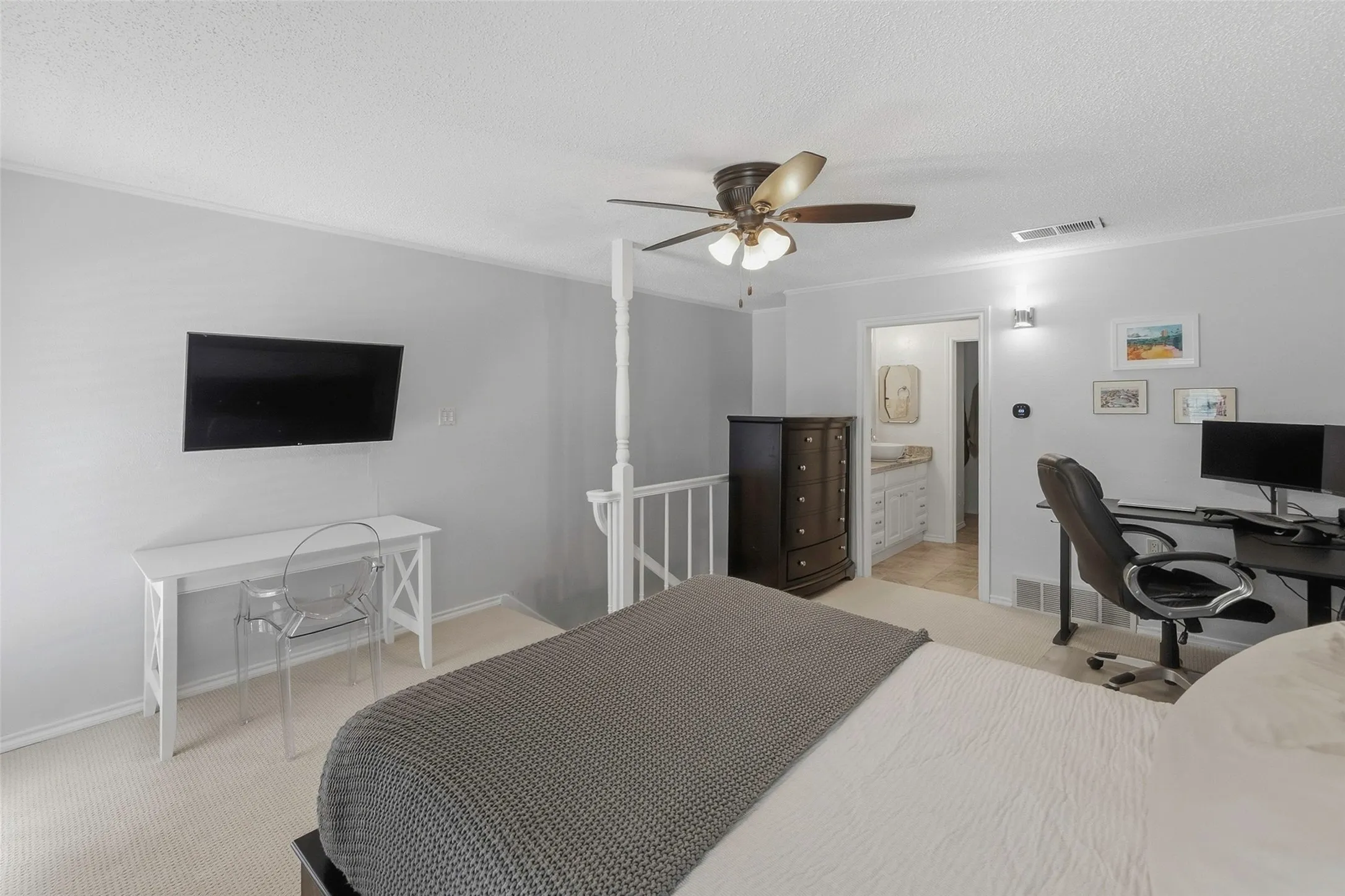 Condominium For Sale in Tarrant County , 1205 Roaring Springs Road 1205, Fort Worth, Texas 76114, 1 Bedroom, 1 Bathroom, Garage spaces, 908 Sqft, built in 1970, mls#21396740, Real Estate Agent in Fort Worth, Homes For Sale in Tarrant county, Homes For Sale in Fort Worth, Realtor in Fort Worth Texas, Real Estate Brokerage Independent Realty Texas, Luminita Cordes Realtor