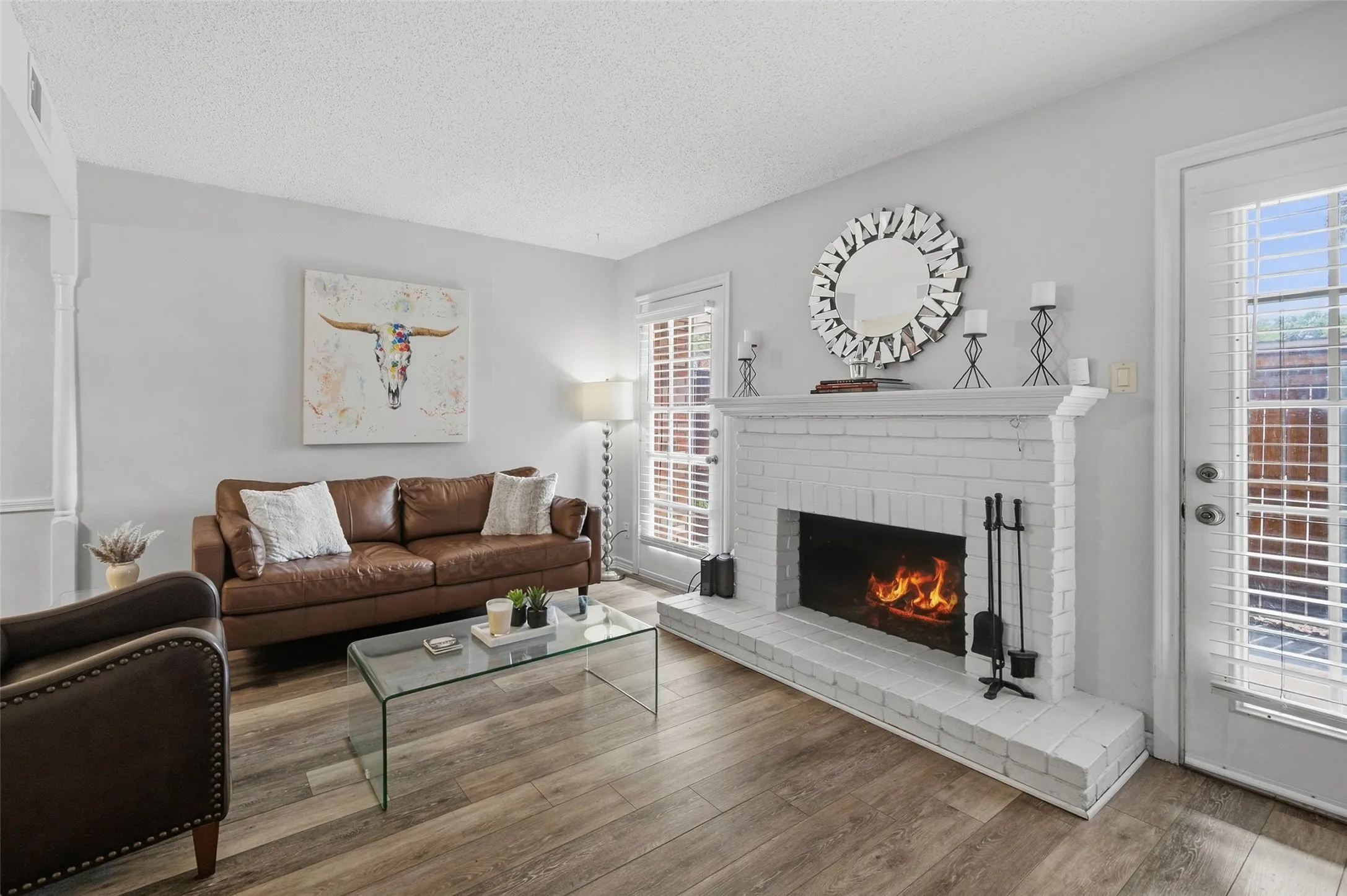 Condominium For Sale in Tarrant County , 1205 Roaring Springs Road 1205, Fort Worth, Texas 76114, 1 Bedroom, 1 Bathroom, Garage spaces, 908 Sqft, built in 1970, mls#21396740, Real Estate Agent in Fort Worth, Homes For Sale in Tarrant county, Homes For Sale in Fort Worth, Realtor in Fort Worth Texas, Real Estate Brokerage Independent Realty Texas, Luminita Cordes Realtor