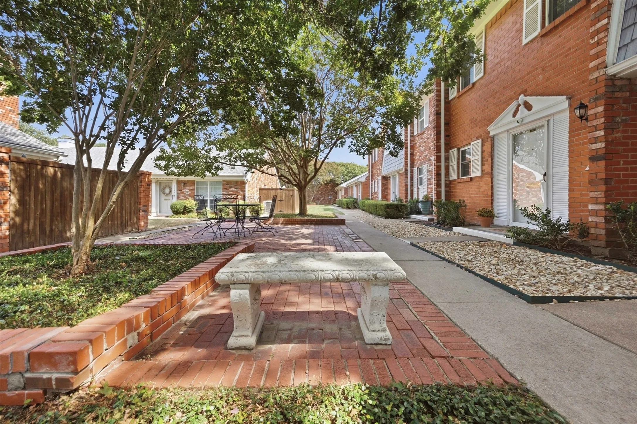 Condominium For Sale in Tarrant County , 1205 Roaring Springs Road 1205, Fort Worth, Texas 76114, 1 Bedroom, 1 Bathroom, Garage spaces, 908 Sqft, built in 1970, mls#21396740, Real Estate Agent in Fort Worth, Homes For Sale in Tarrant county, Homes For Sale in Fort Worth, Realtor in Fort Worth Texas, Real Estate Brokerage Independent Realty Texas, Luminita Cordes Realtor