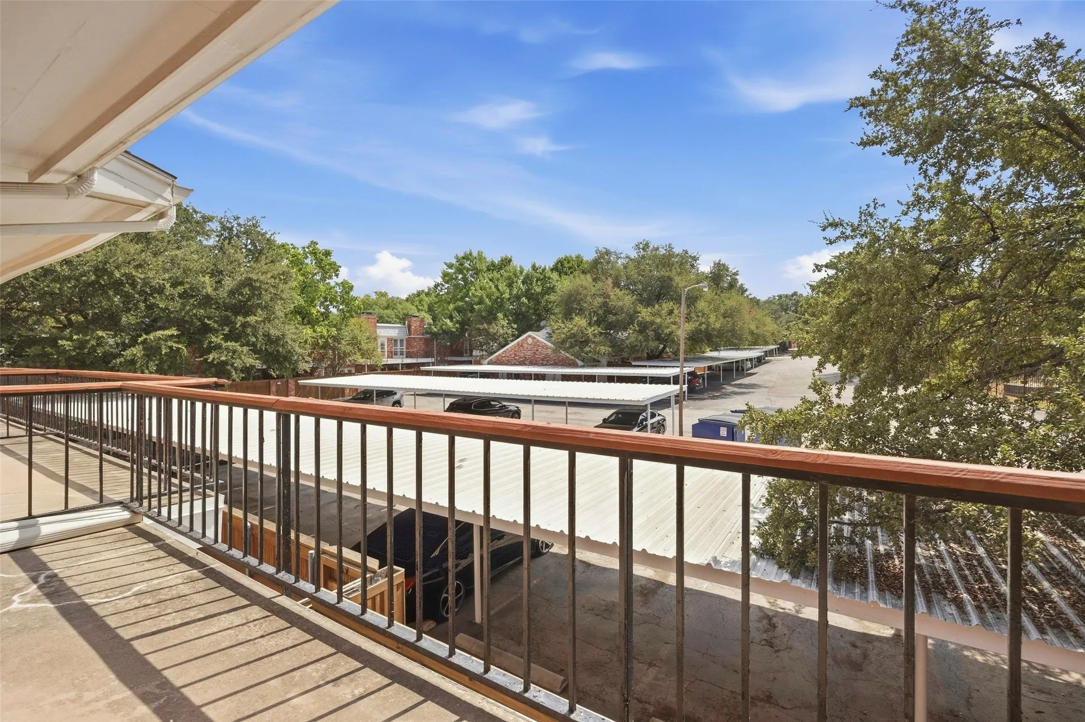 Condominium For Sale in Tarrant County , 1205 Roaring Springs Road 1205, Fort Worth, Texas 76114, 1 Bedroom, 1 Bathroom, Garage spaces, 908 Sqft, built in 1970, mls#21396740, Real Estate Agent in Fort Worth, Homes For Sale in Tarrant county, Homes For Sale in Fort Worth, Realtor in Fort Worth Texas, Real Estate Brokerage Independent Realty Texas, Luminita Cordes Realtor