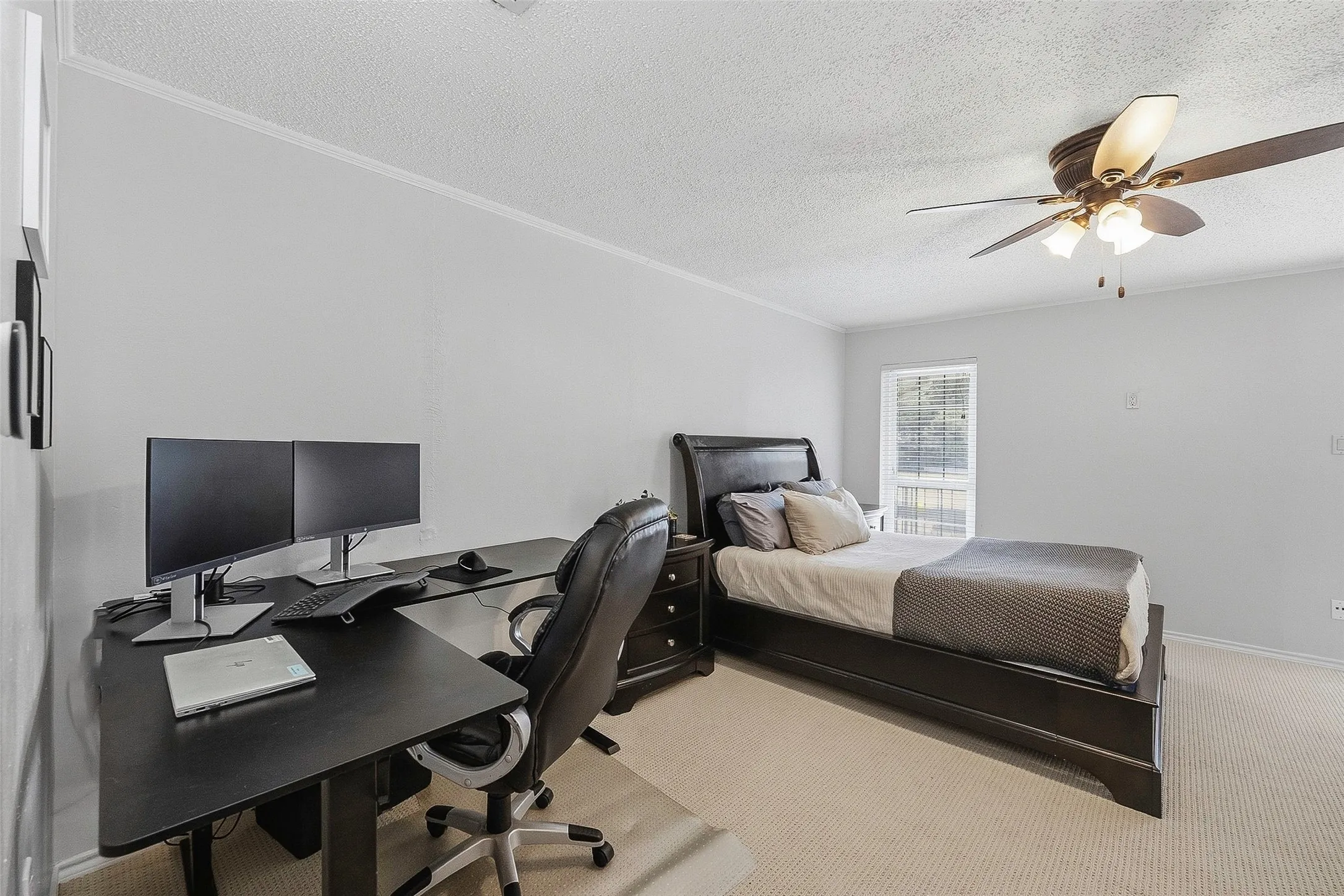 Condominium For Sale in Tarrant County , 1205 Roaring Springs Road 1205, Fort Worth, Texas 76114, 1 Bedroom, 1 Bathroom, Garage spaces, 908 Sqft, built in 1970, mls#21396740, Real Estate Agent in Fort Worth, Homes For Sale in Tarrant county, Homes For Sale in Fort Worth, Realtor in Fort Worth Texas, Real Estate Brokerage Independent Realty Texas, Luminita Cordes Realtor