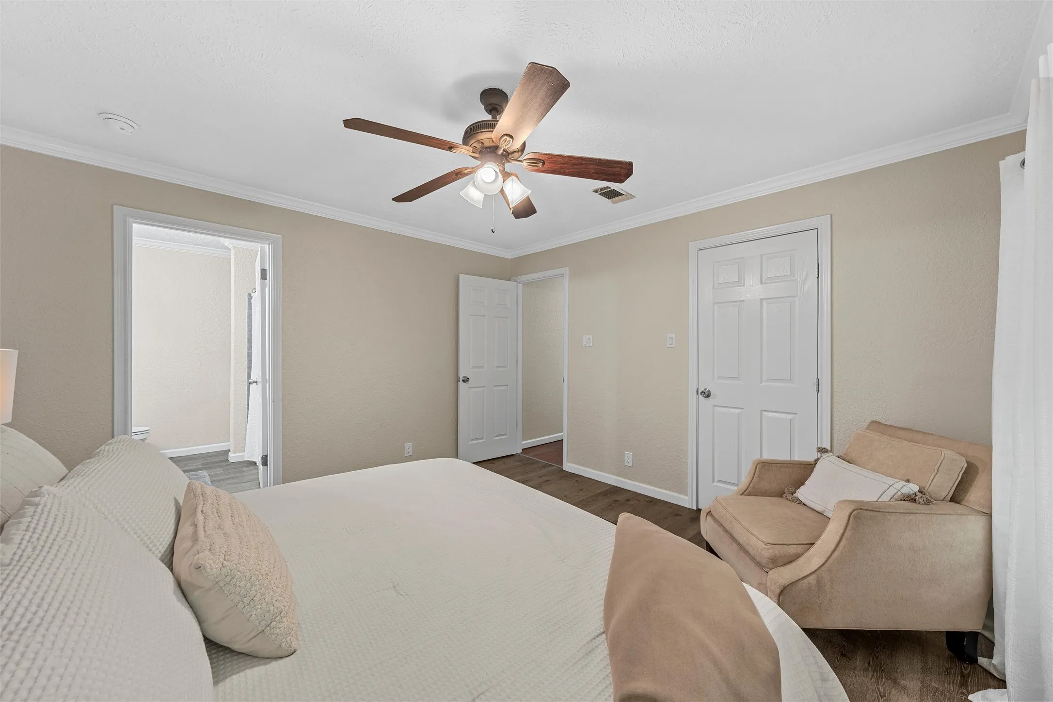 Single Family Residence For Sale in Mc Lennan County , 2220 S 2nd Street, Waco, Texas 76706, 4 Bedroom, 4 Bathroom, 1 Garage spaces, 1,728 Sqft, built in 2004, mls#21396532, Real Estate Agent in Waco, Homes For Sale in Mc Lennan county, Homes For Sale in Waco, Realtor in Waco Texas, Real Estate Brokerage Independent Realty Texas, Luminita Cordes Realtor