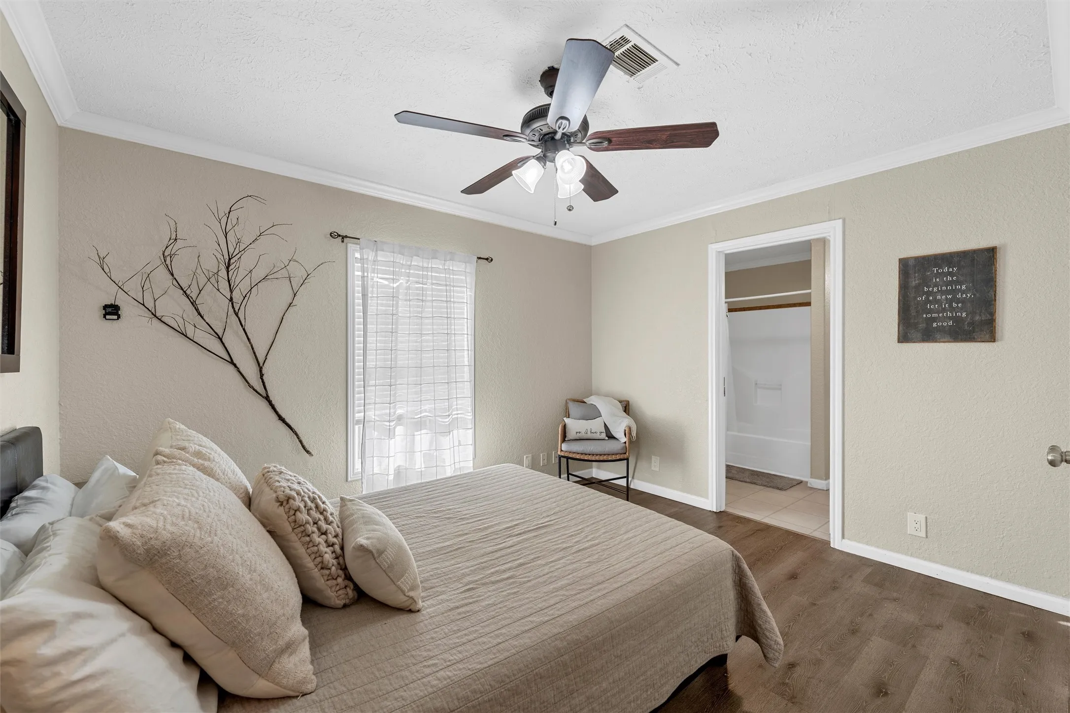 Single Family Residence For Sale in Mc Lennan County , 2220 S 2nd Street, Waco, Texas 76706, 4 Bedroom, 4 Bathroom, 1 Garage spaces, 1,728 Sqft, built in 2004, mls#21396532, Real Estate Agent in Waco, Homes For Sale in Mc Lennan county, Homes For Sale in Waco, Realtor in Waco Texas, Real Estate Brokerage Independent Realty Texas, Luminita Cordes Realtor